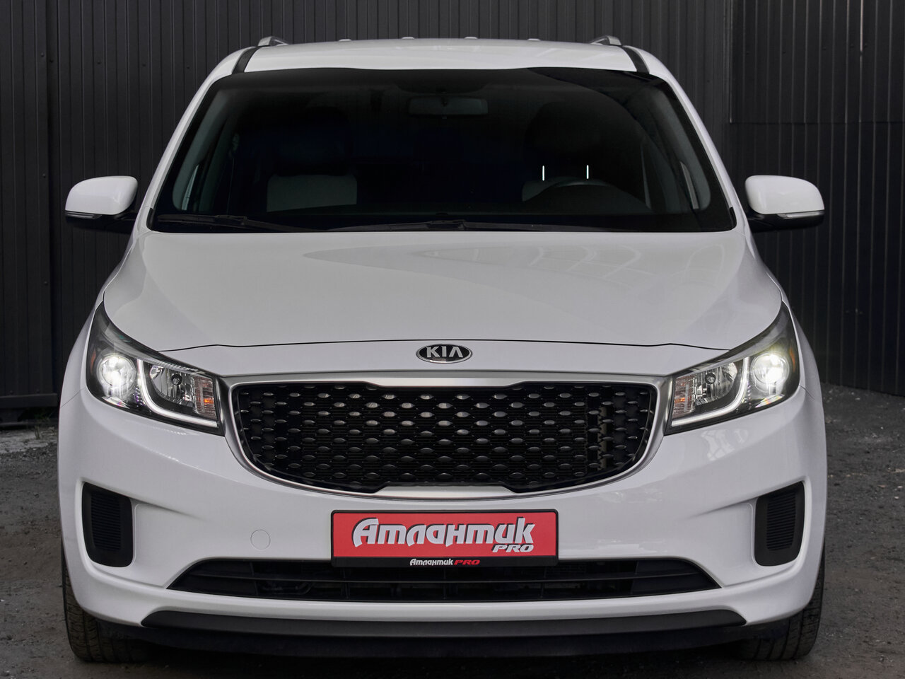 Купить Kia Sedona 3.3 AT (276 л.с.), 2015 в Екатеренбурге