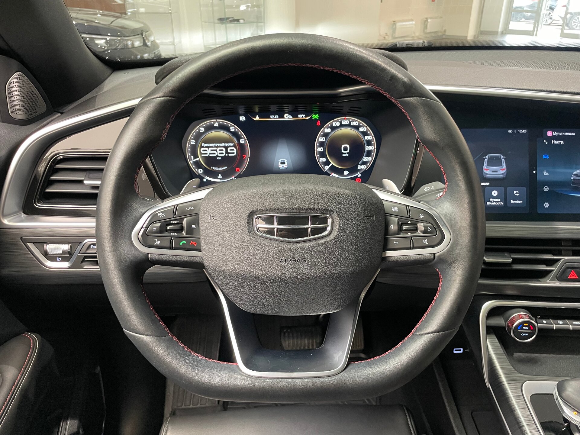 Автомобиль Geely Tugella 2.0 AT (238 л.с.) 4WD - 15