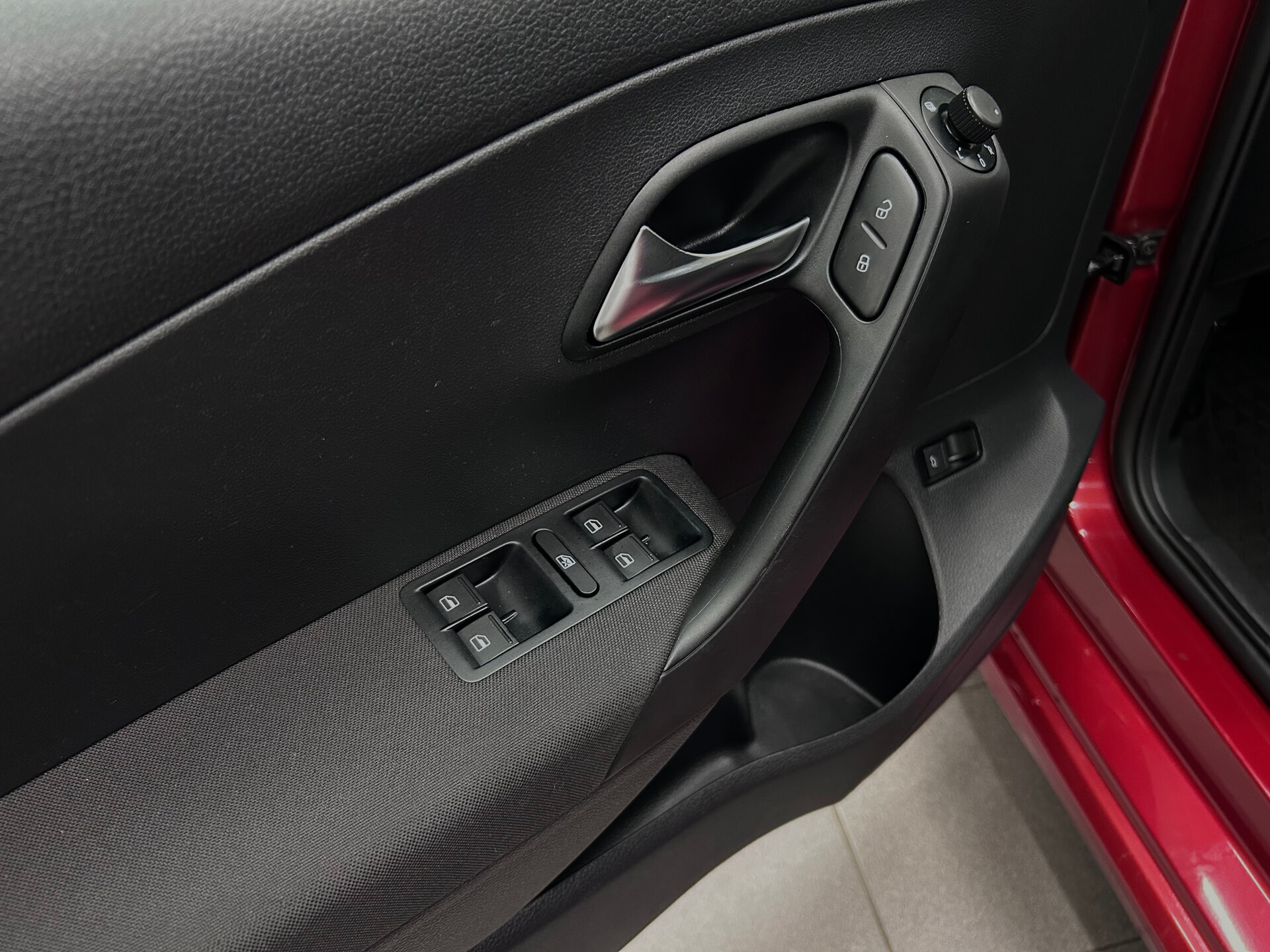 Volkswagen Polo 2015 13