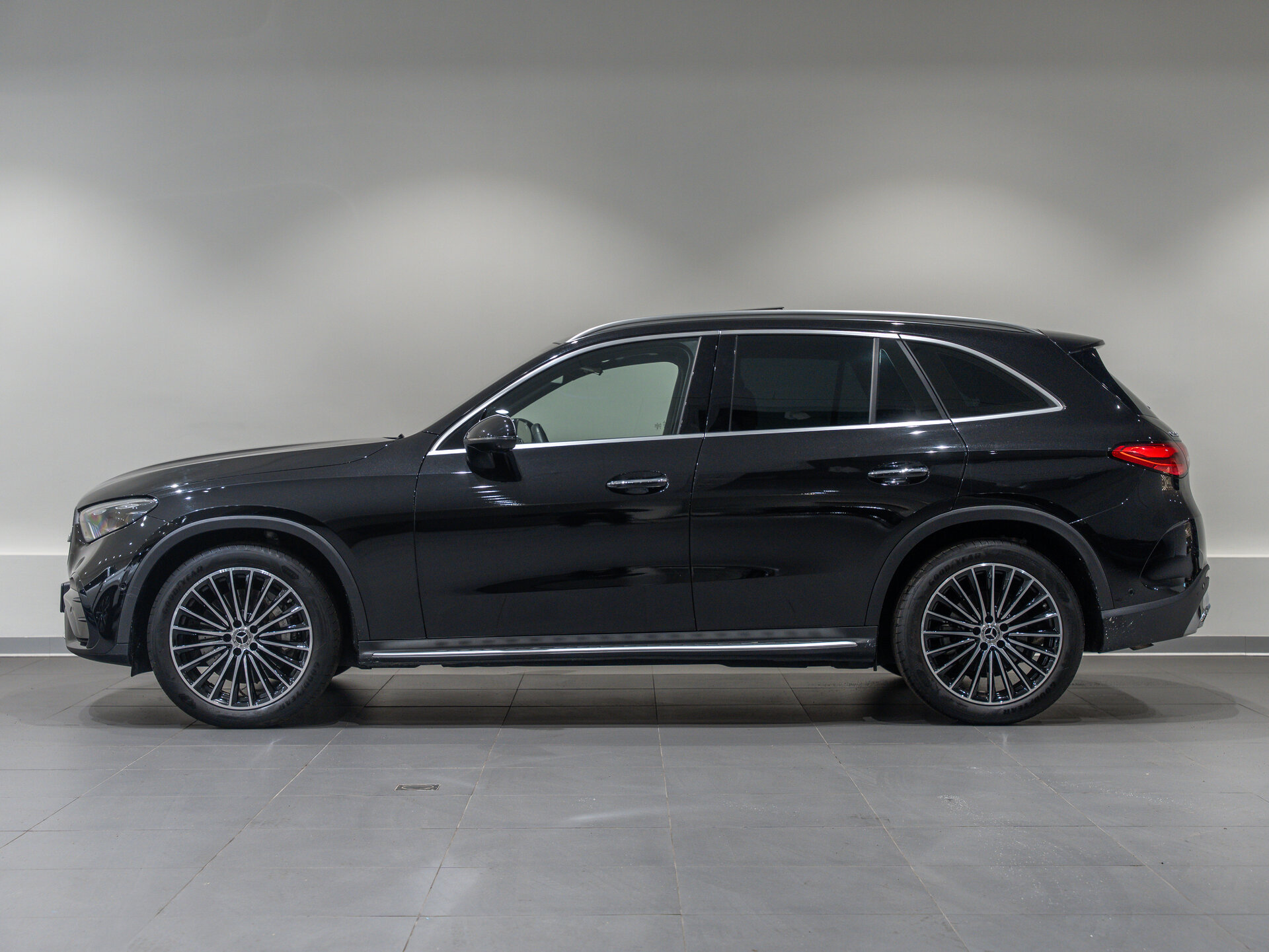 Автомобиль Mercedes-Benz GLC 300 2.0 AT (258 л.с.) 4WD - 8
