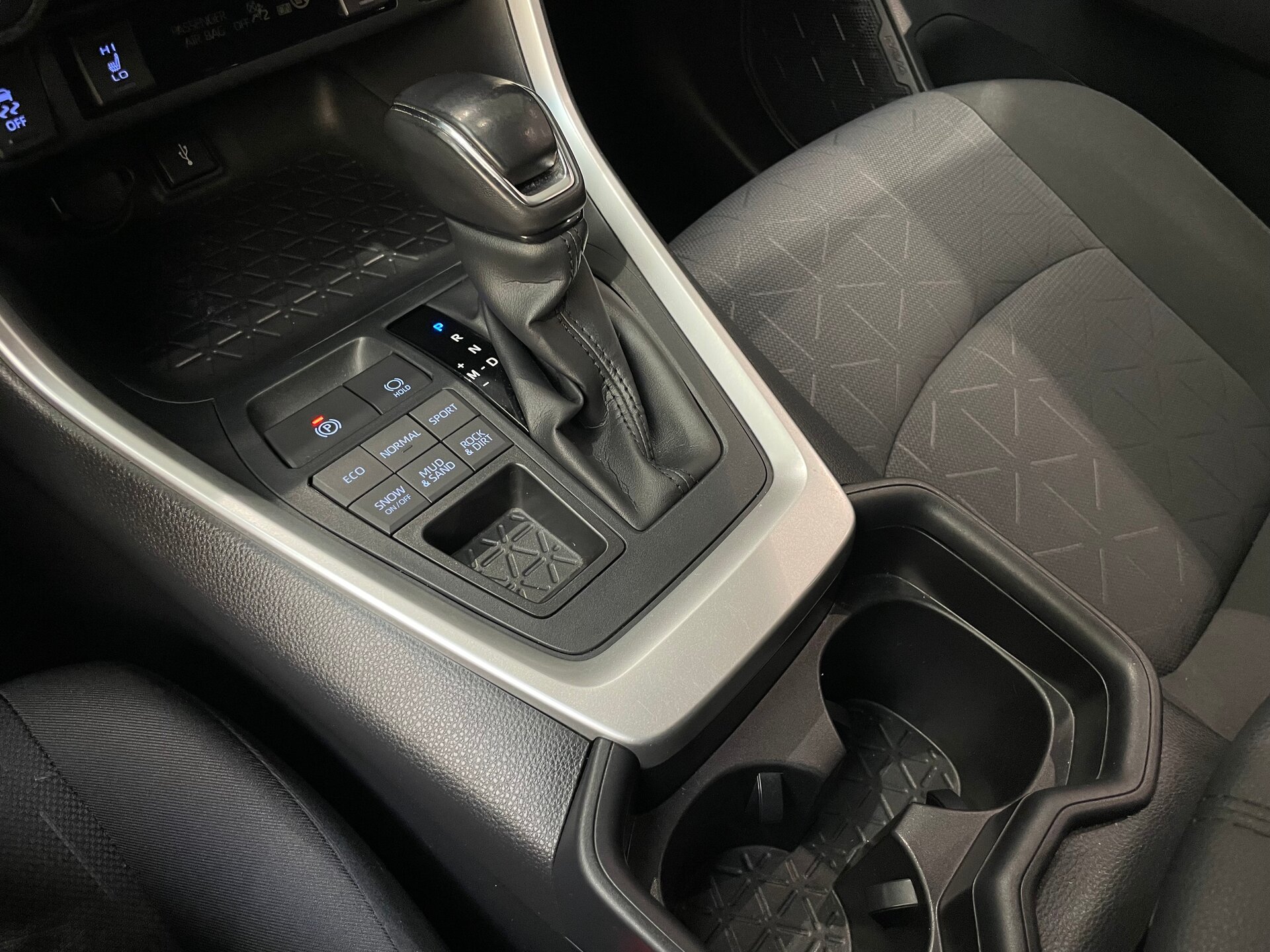 Автомобиль Toyota RAV4 2.0 CVT (149 л.с.) 4WD - 17