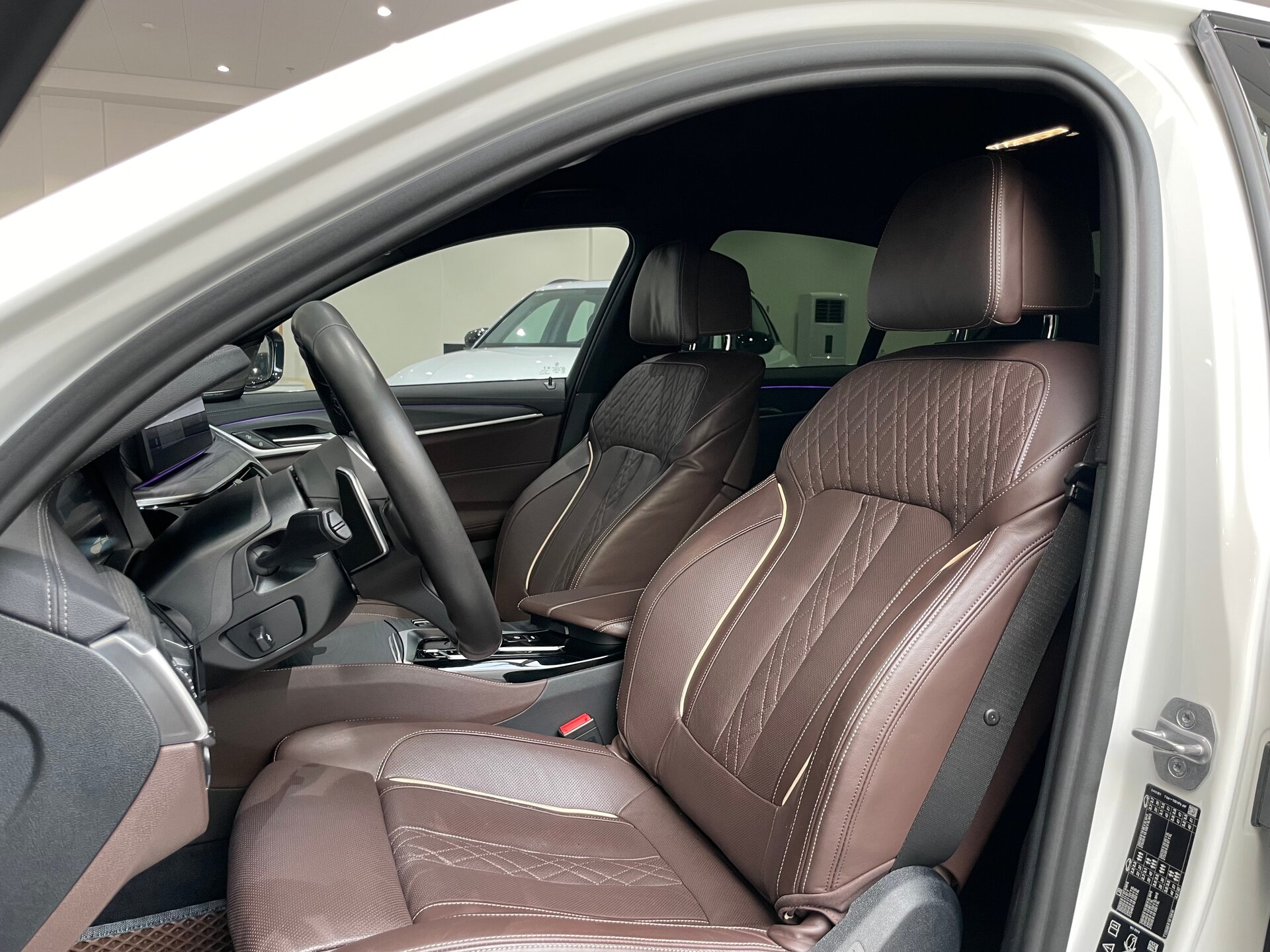 Автомобиль BMW 5 серии 530d xDrive 3.0d AT (249 л.с.) 4WD - 8