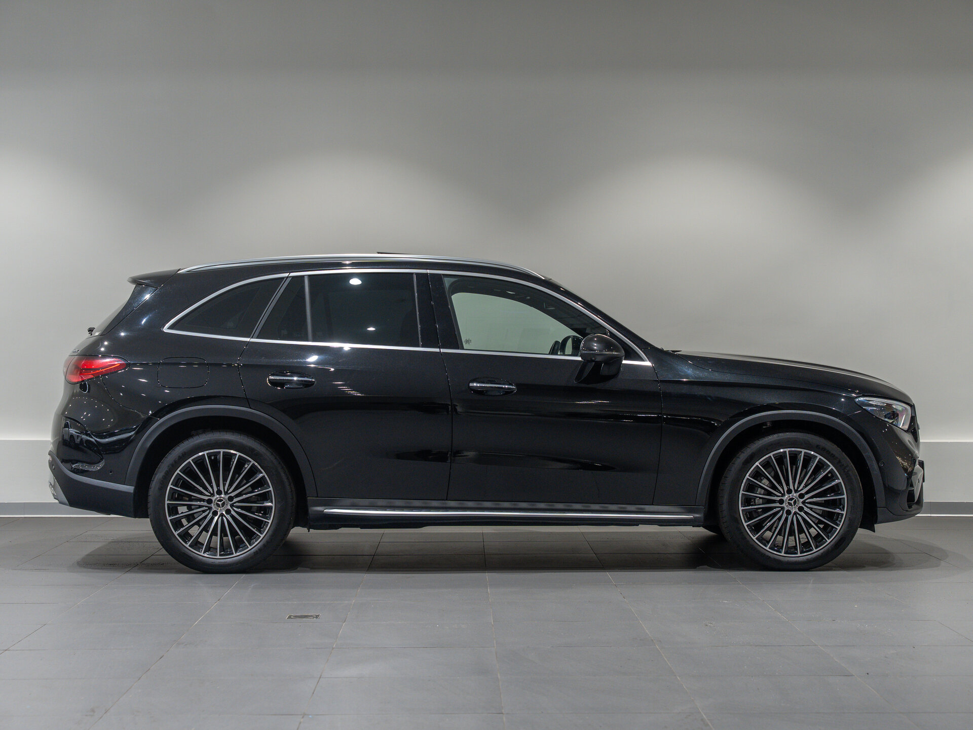 Автомобиль Mercedes-Benz GLC 300 2.0 AT (258 л.с.) 4WD - 4