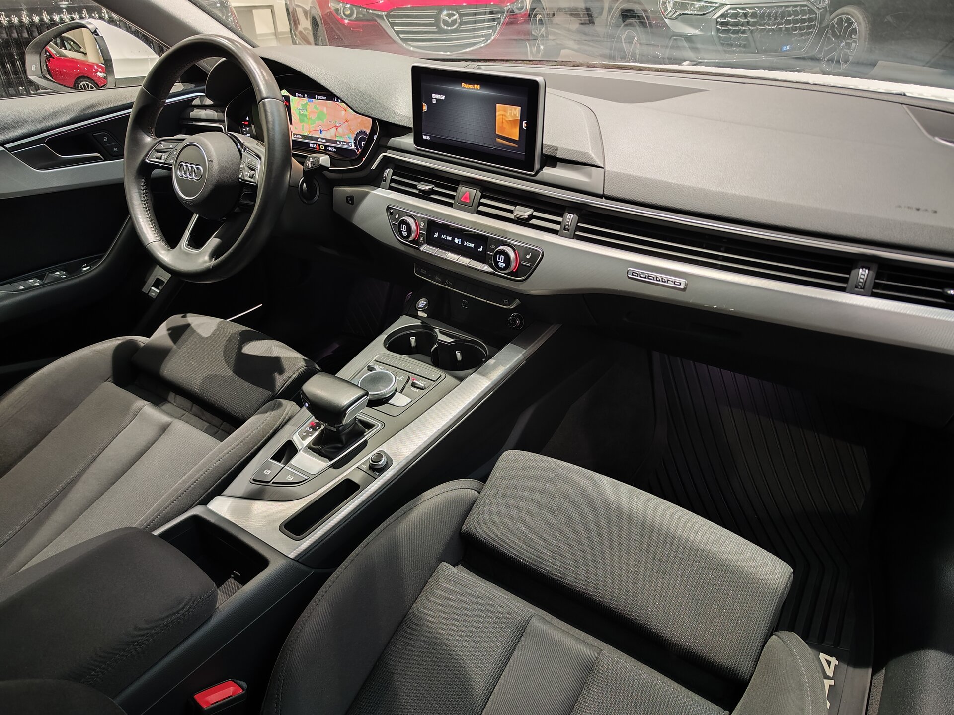 Автомобиль Audi A4 2.0 AMT (249 л.с.) 4WD - 13