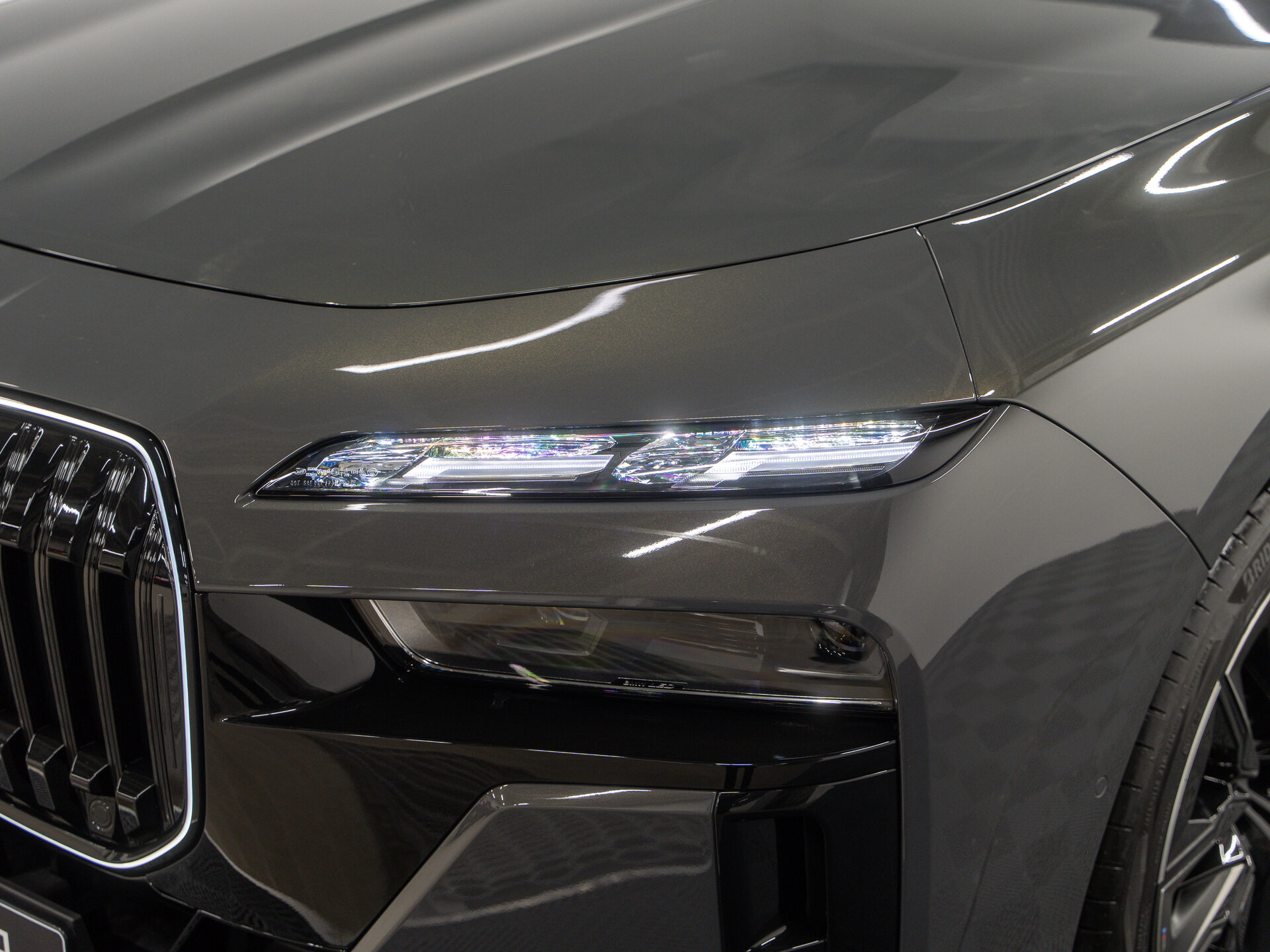 Автомобиль BMW 7 серии 760i xDrive 4.4 AT (544 л.с.) 4WD - 2