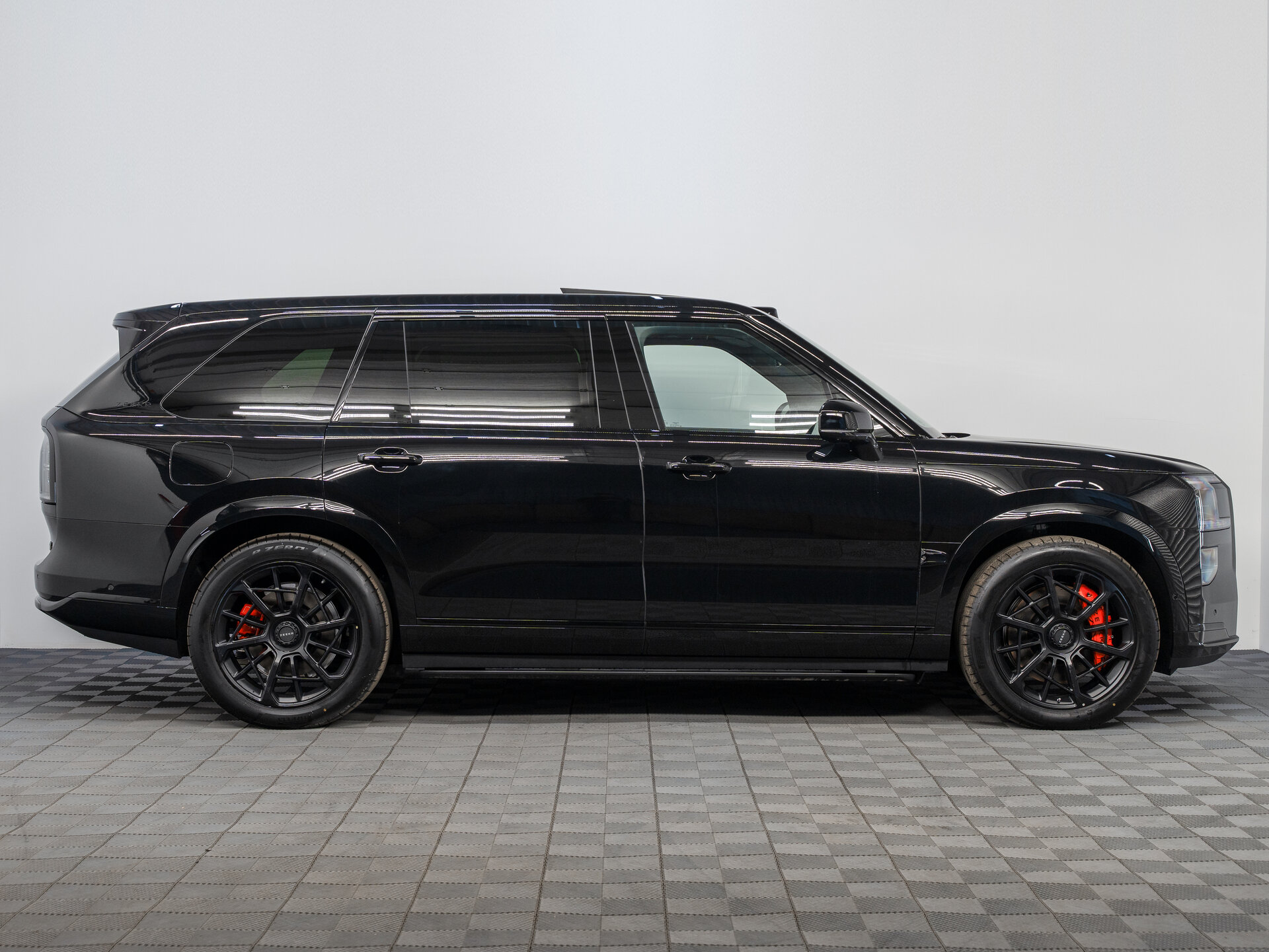 Автомобиль Zeekr 9X 55 kWh (до 3.5 т) 2.0hyb AT (898 л.с.) 4WD - 8