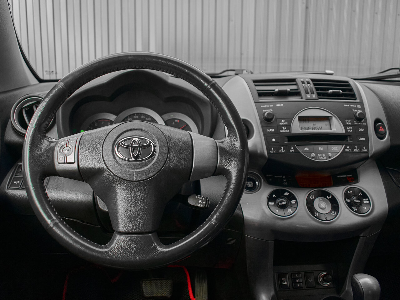 Купить Toyota RAV4 2.4 AT (170 л.с.) 4WD, 2007 в Екатеренбурге