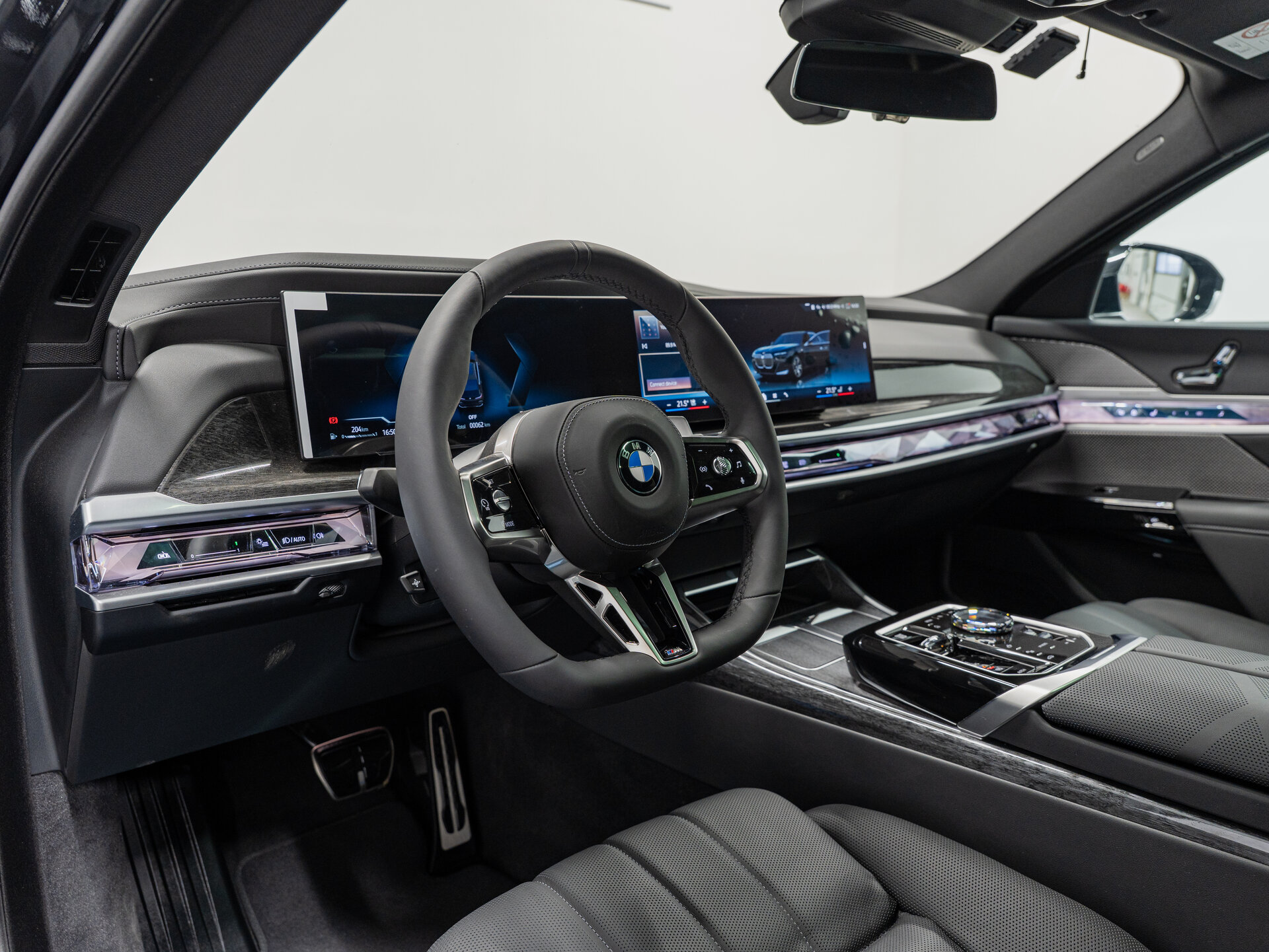Автомобиль BMW 7 серии 740i xDrive 3.0 AT (380 л.с.) 4WD - 13