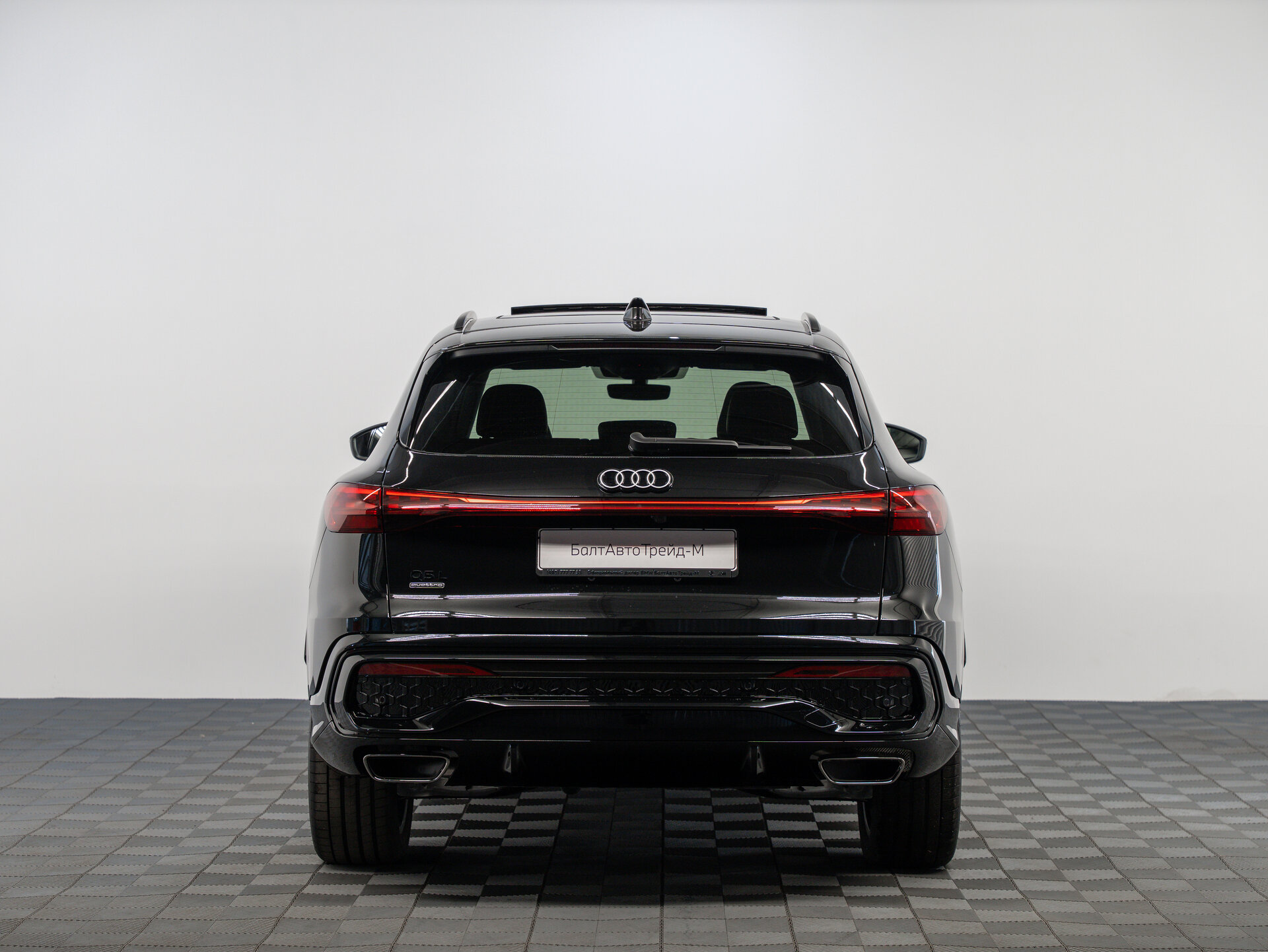 Автомобиль Audi Q5 L 2.0 AMT (204 л.с.) 4WD - 6