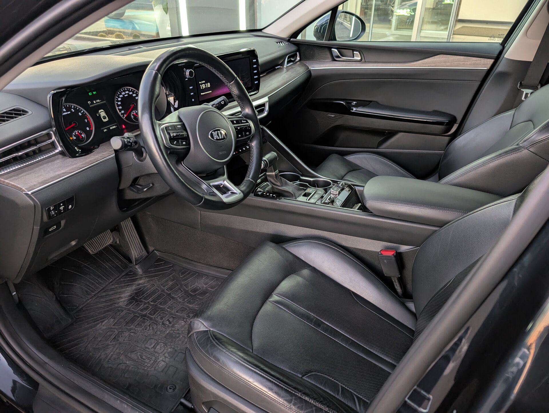 Kia K5 