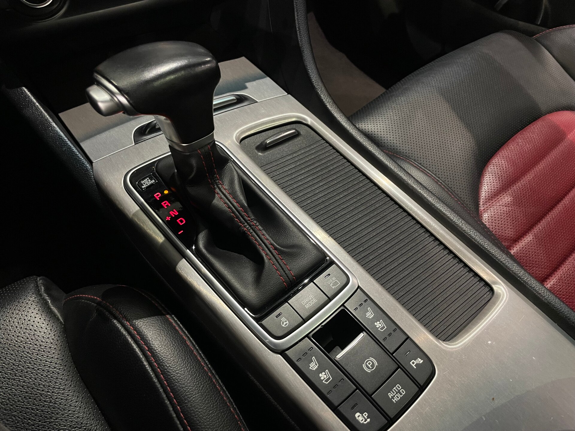 Автомобиль Kia Optima 2.4 AT (188 л.с.) - 17