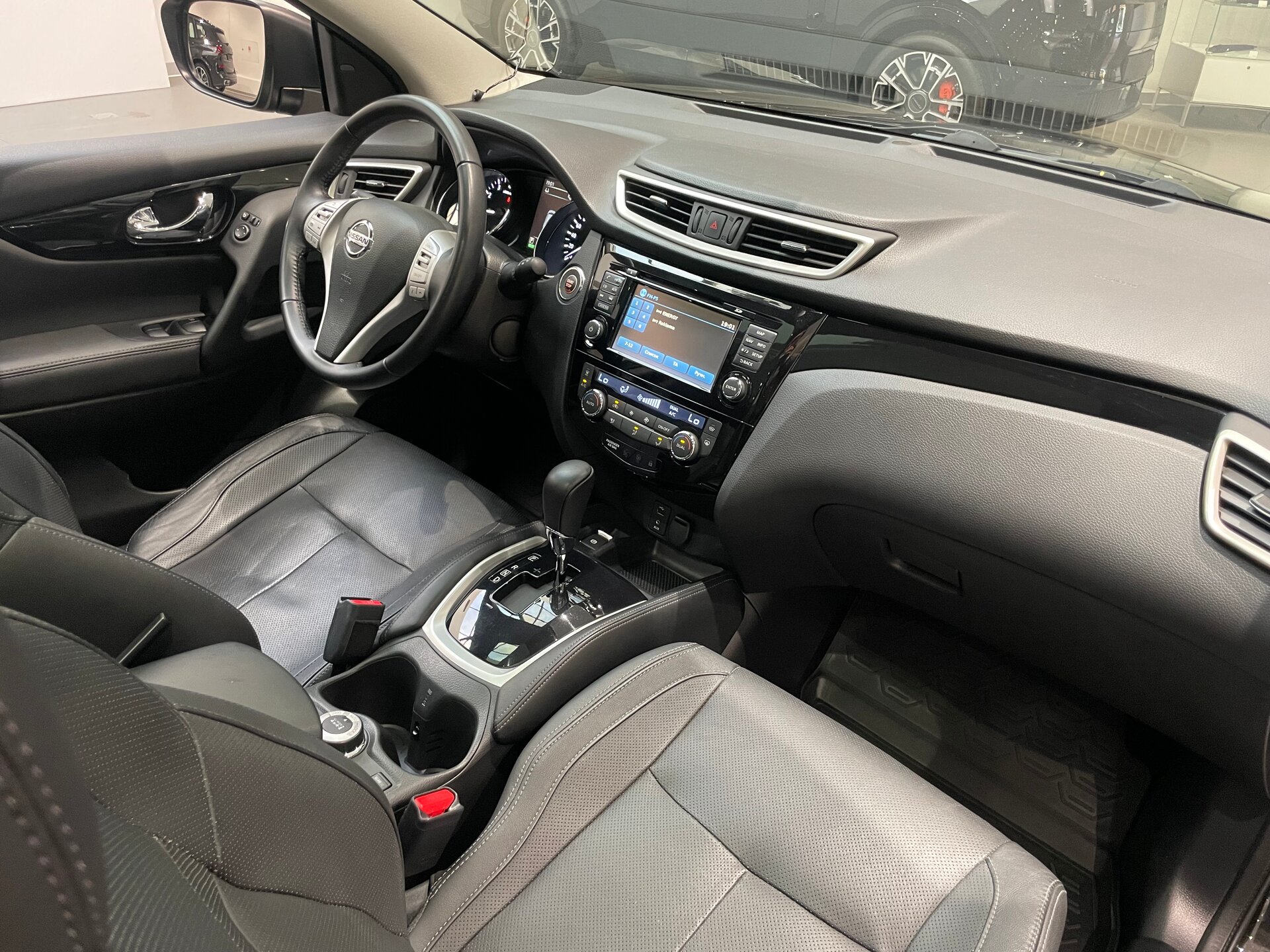 Автомобиль Nissan Qashqai 2.0 CVT (144 л.с.) 4WD - 11