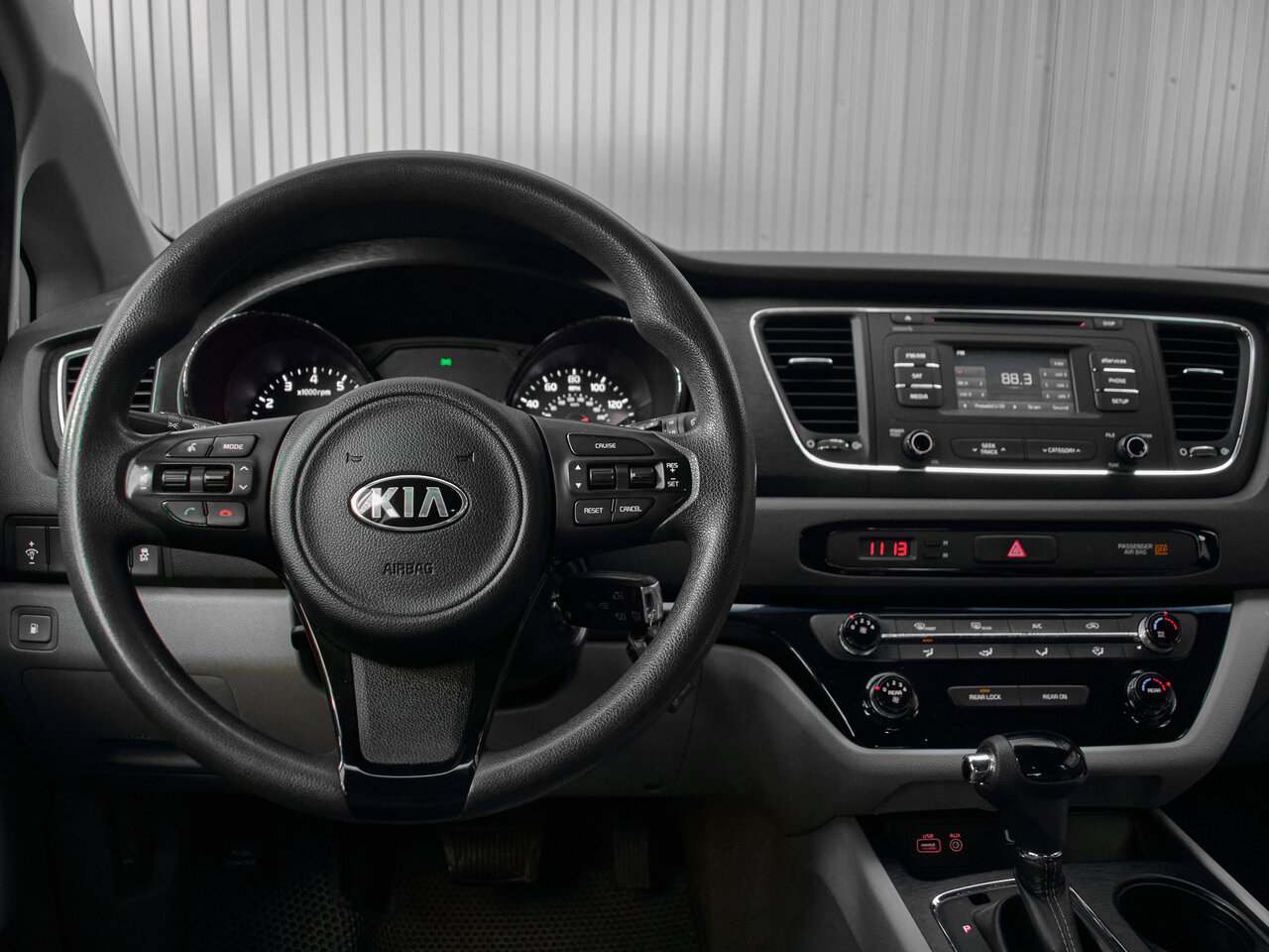 Купить Kia Sedona 3.3 AT (276 л.с.), 2015 в Екатеренбурге