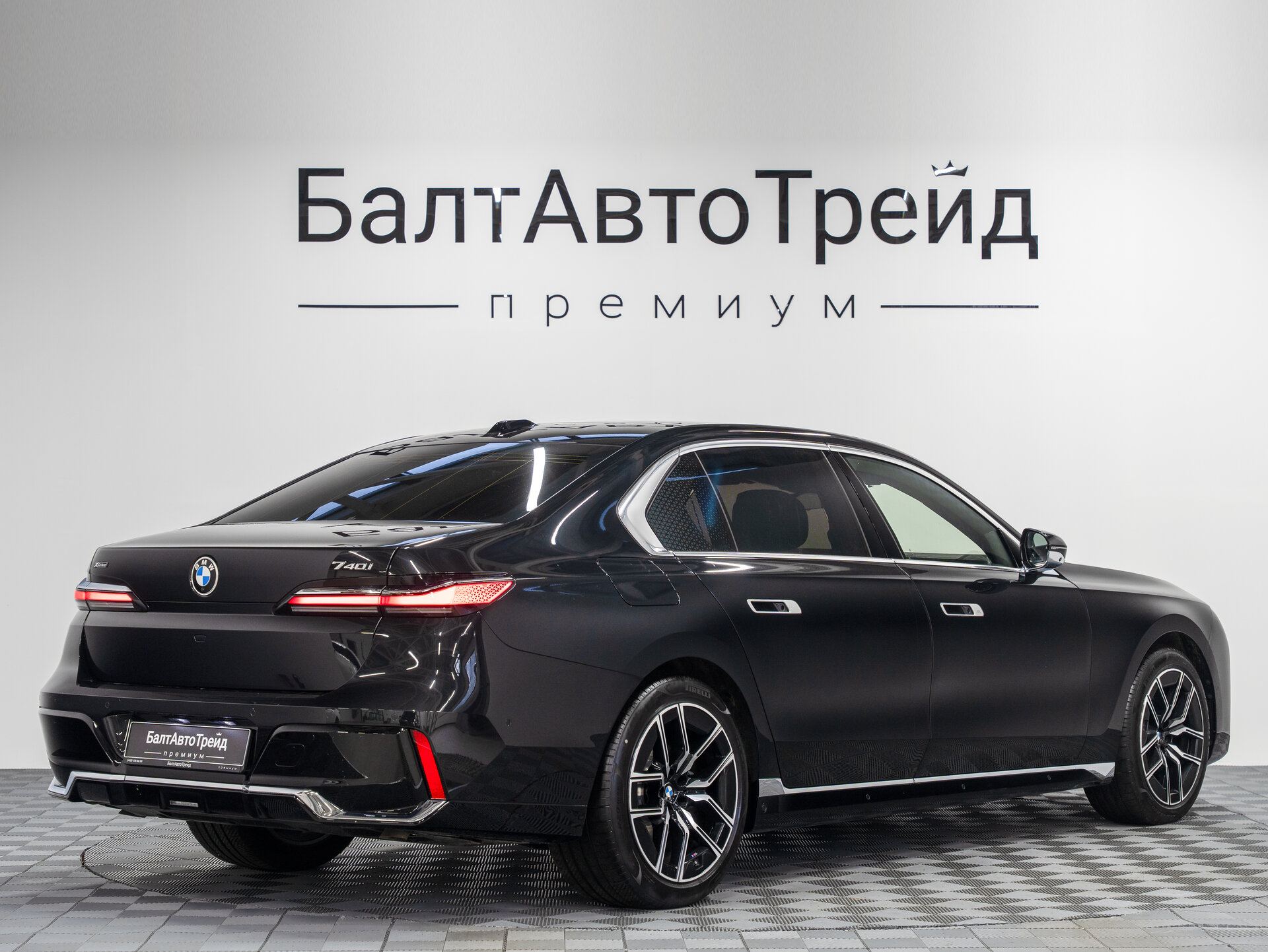 Автомобиль BMW 7 серии 740i xDrive 3.0 AT (380 л.с.) 4WD - 8