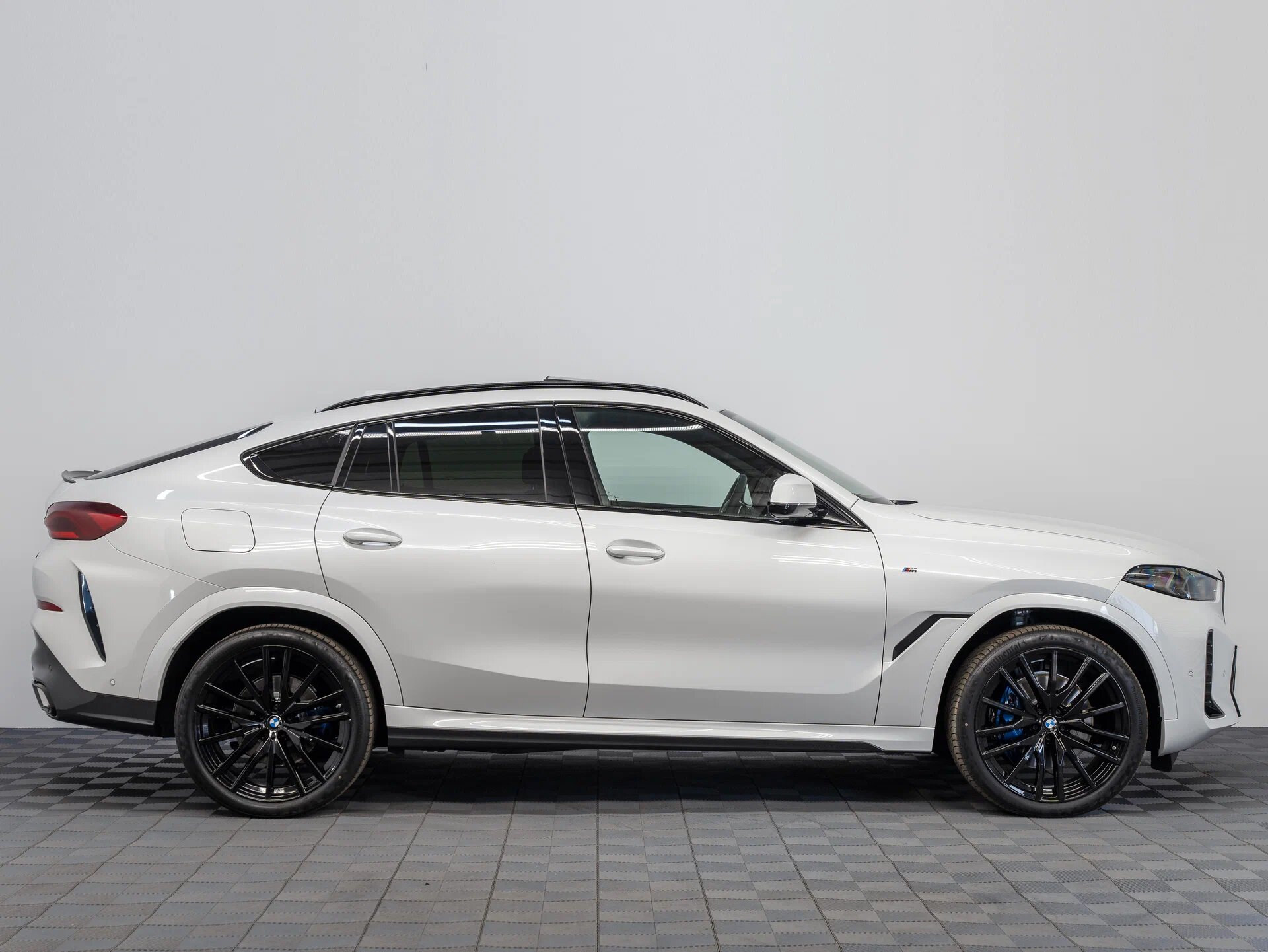 Автомобиль BMW X6 40i 3.0 AT (381 л.с.) 4WD - 4