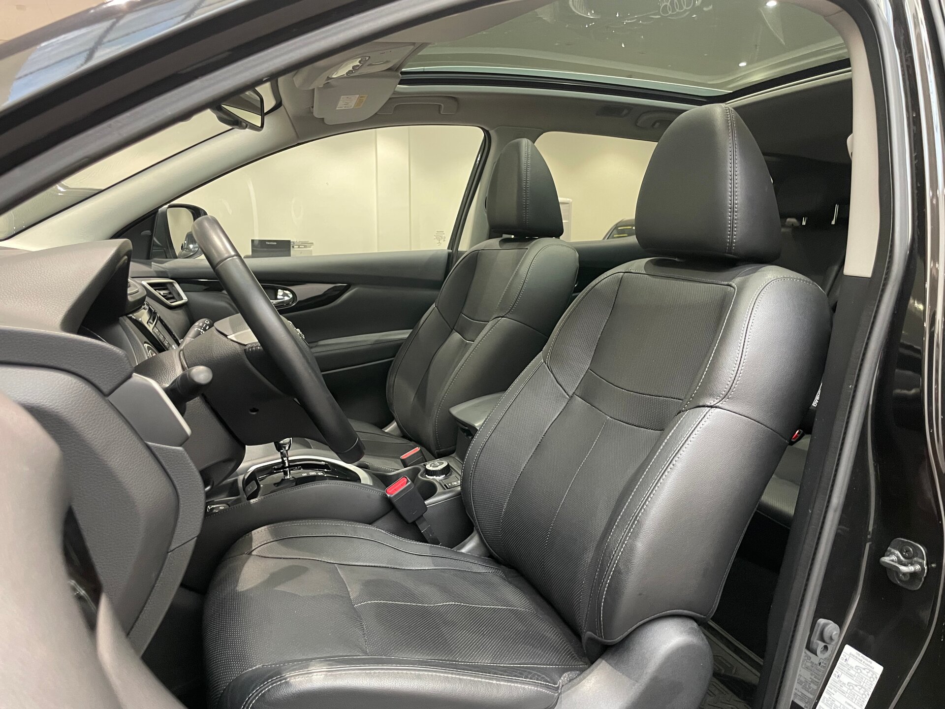 Автомобиль Nissan Qashqai 2.0 CVT (144 л.с.) 4WD - 8