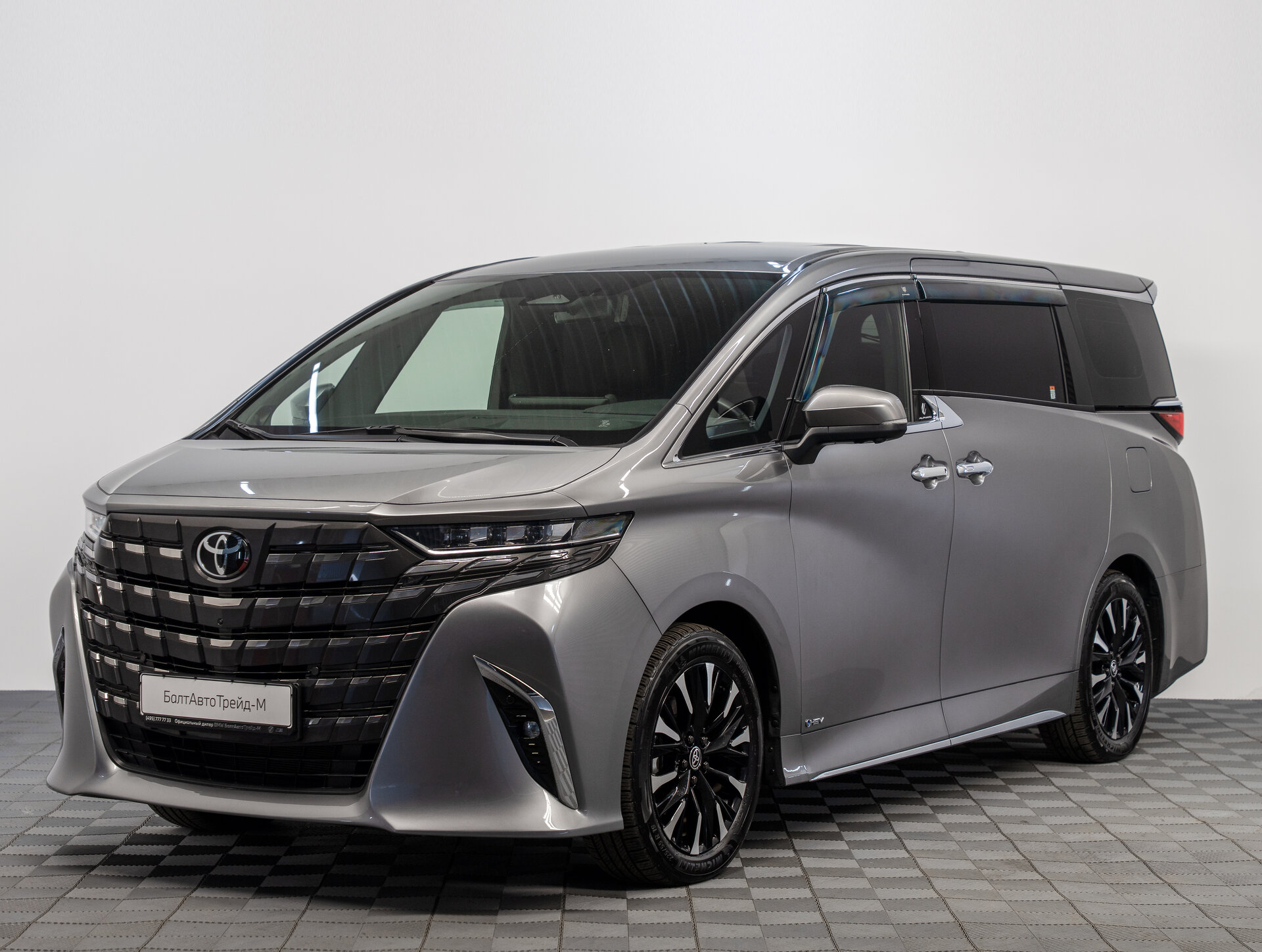 Автомобиль Toyota Alphard 2.5hyb CVT (190 л.с.) 4WD - 1