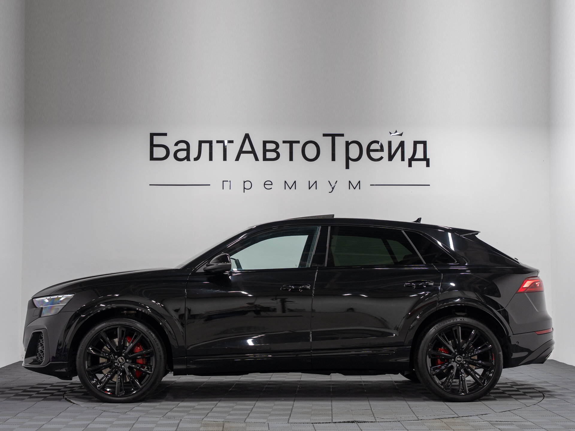 Автомобиль Audi SQ8 4.0 AT (507 л.с.) 4WD - 11
