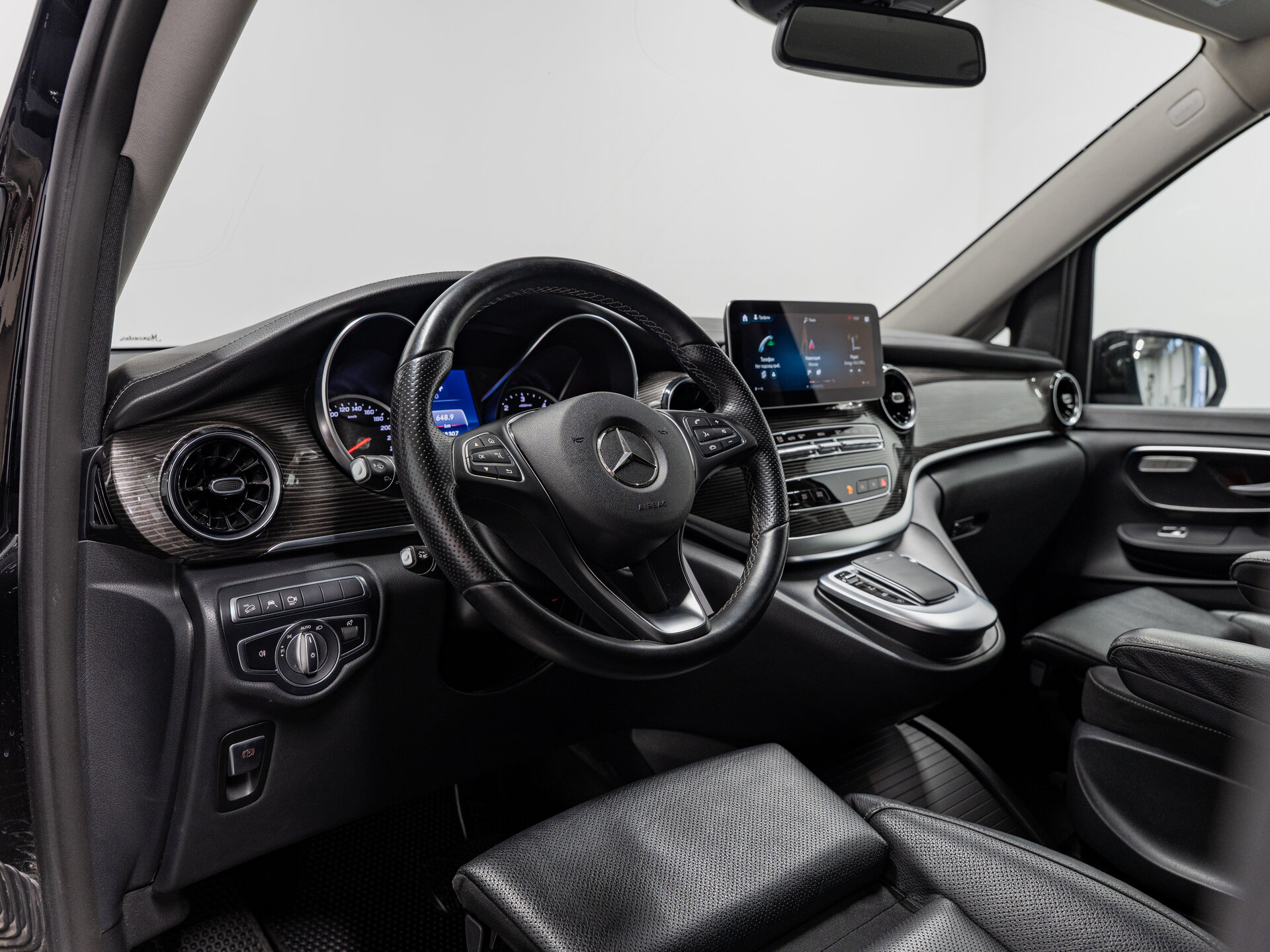 Автомобиль Mercedes-Benz V-Класс 300 d экстра длинный 2.0d AT (237 л.с.) 4WD - 12