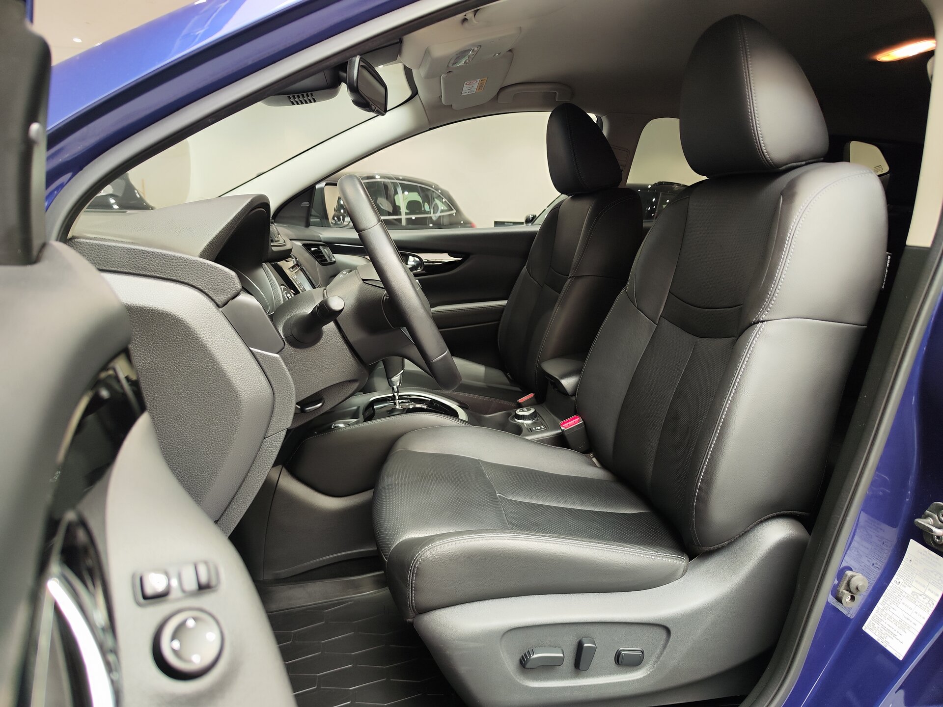 Автомобиль Nissan Qashqai 2.0 CVT (144 л.с.) 4WD - 8