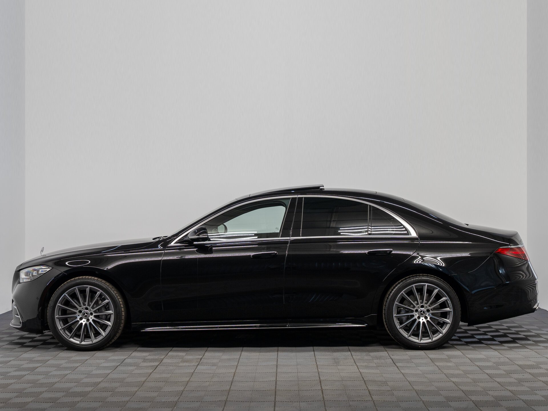 Автомобиль Mercedes-Benz S-Класс 450 4MATIC 3.0 AT (381 л.с.) 4WD - 5