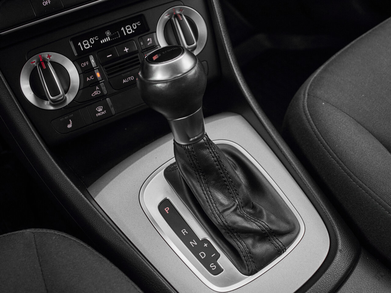 Купить Audi Q3 2.0 AMT (170 л.с.) 4WD, 2014 в Екатеренбурге