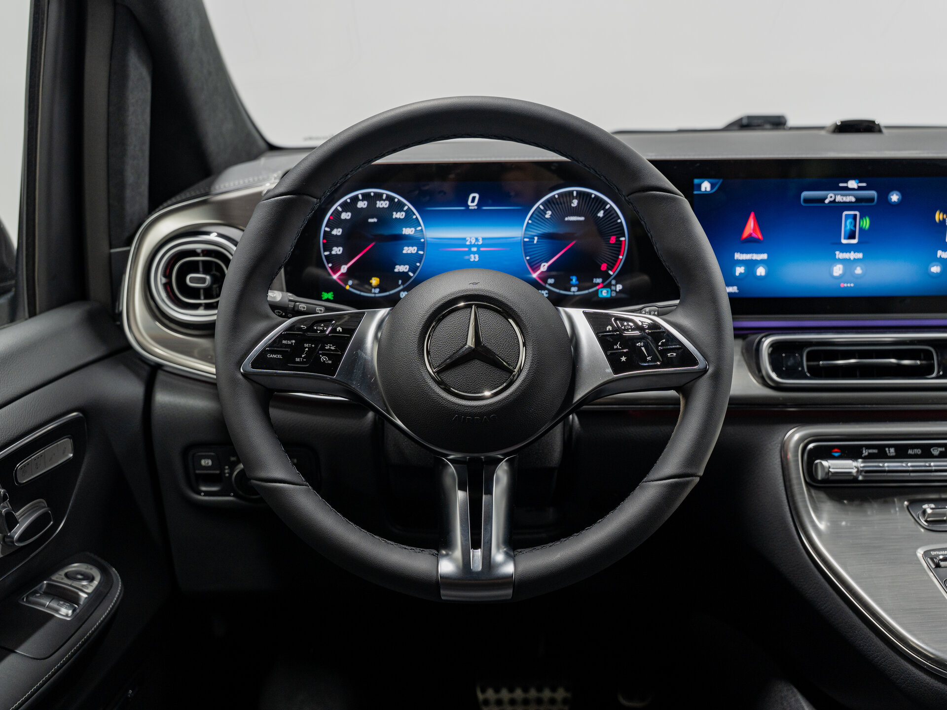 Автомобиль Mercedes-Benz V-Класс 300 d длинный 2.0d AT (237 л.с.) 4WD - 16