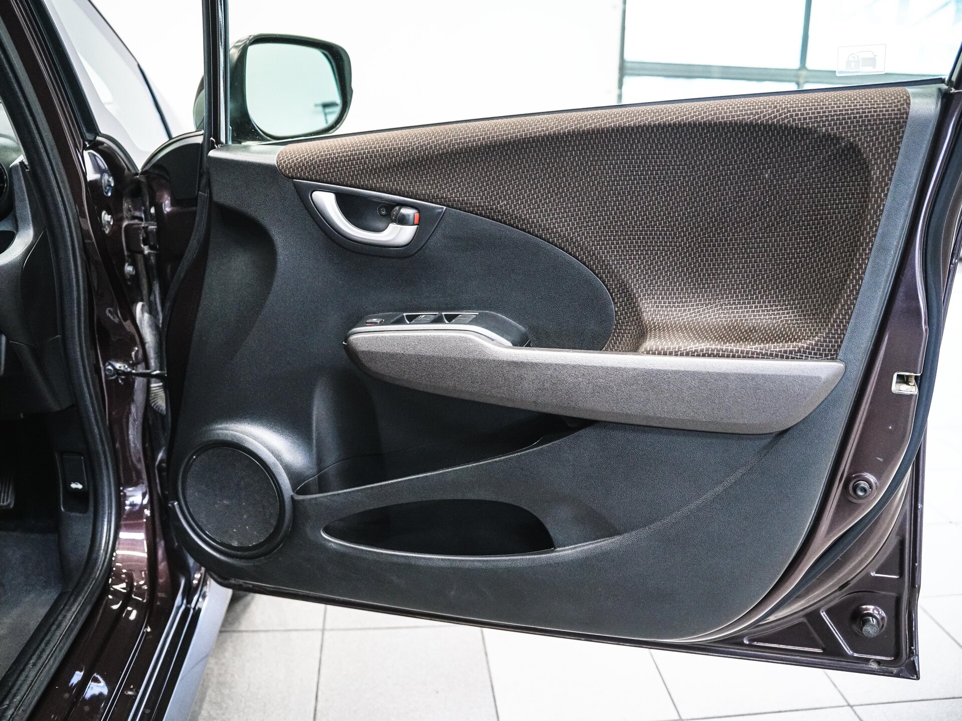 Honda Fit Shuttle 2012 10