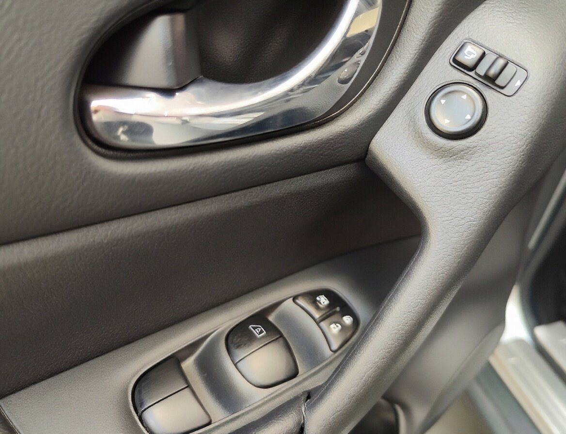 Автомобиль Nissan X-Trail 2.5 CVT (171 л.с.) 4WD - 17
