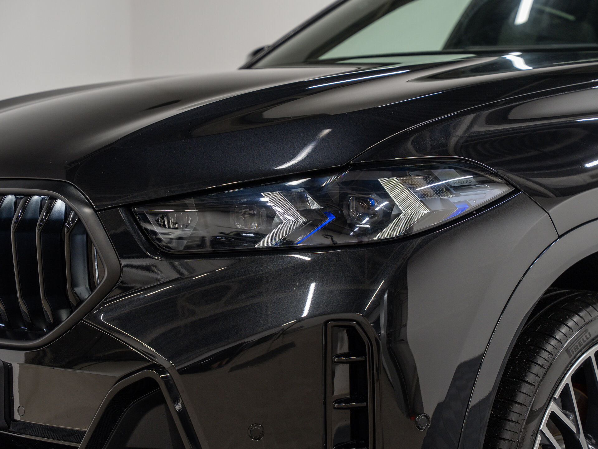 Автомобиль BMW X6 40d 3.0d AT (352 л.с.) 4WD - 2