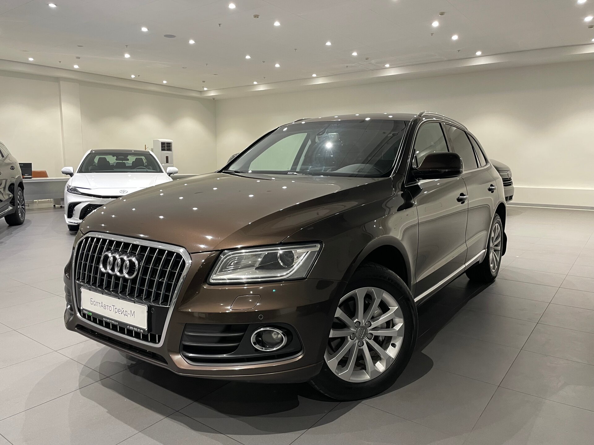 Автомобиль Audi Q5 2.0 AT (230 л.с.) 4WD - 1