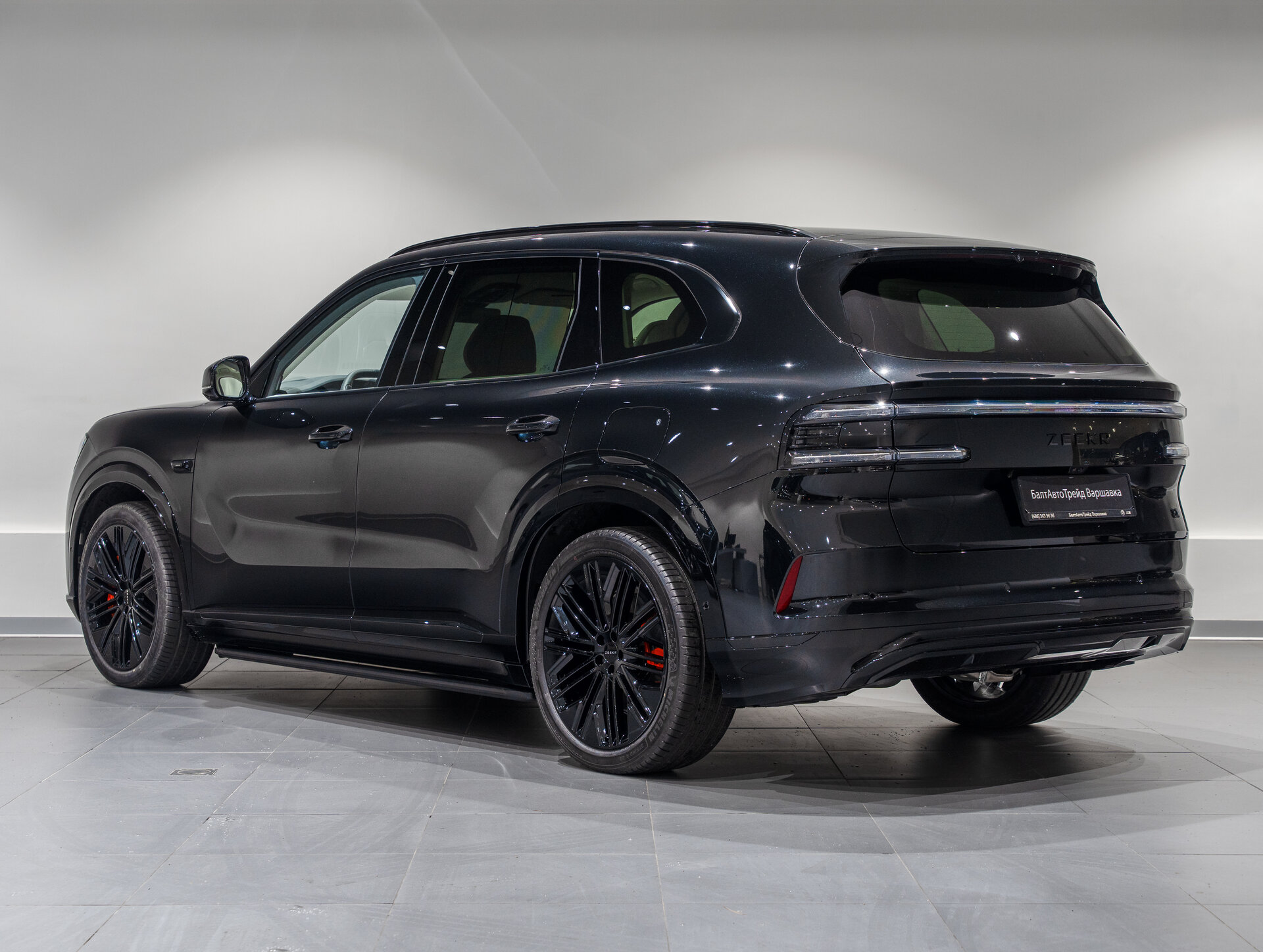 Автомобиль Zeekr 8X 70 kWh 2.0hyb AT (898 л.с.) 4WD - 7