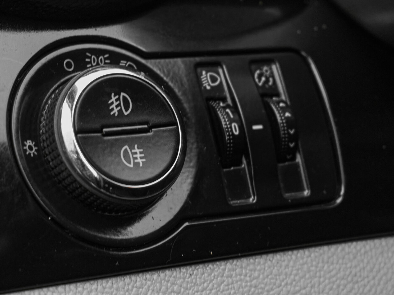 Купить Chevrolet Orlando 1.8 MT (141 л.с.), 2012 в Екатеренбурге