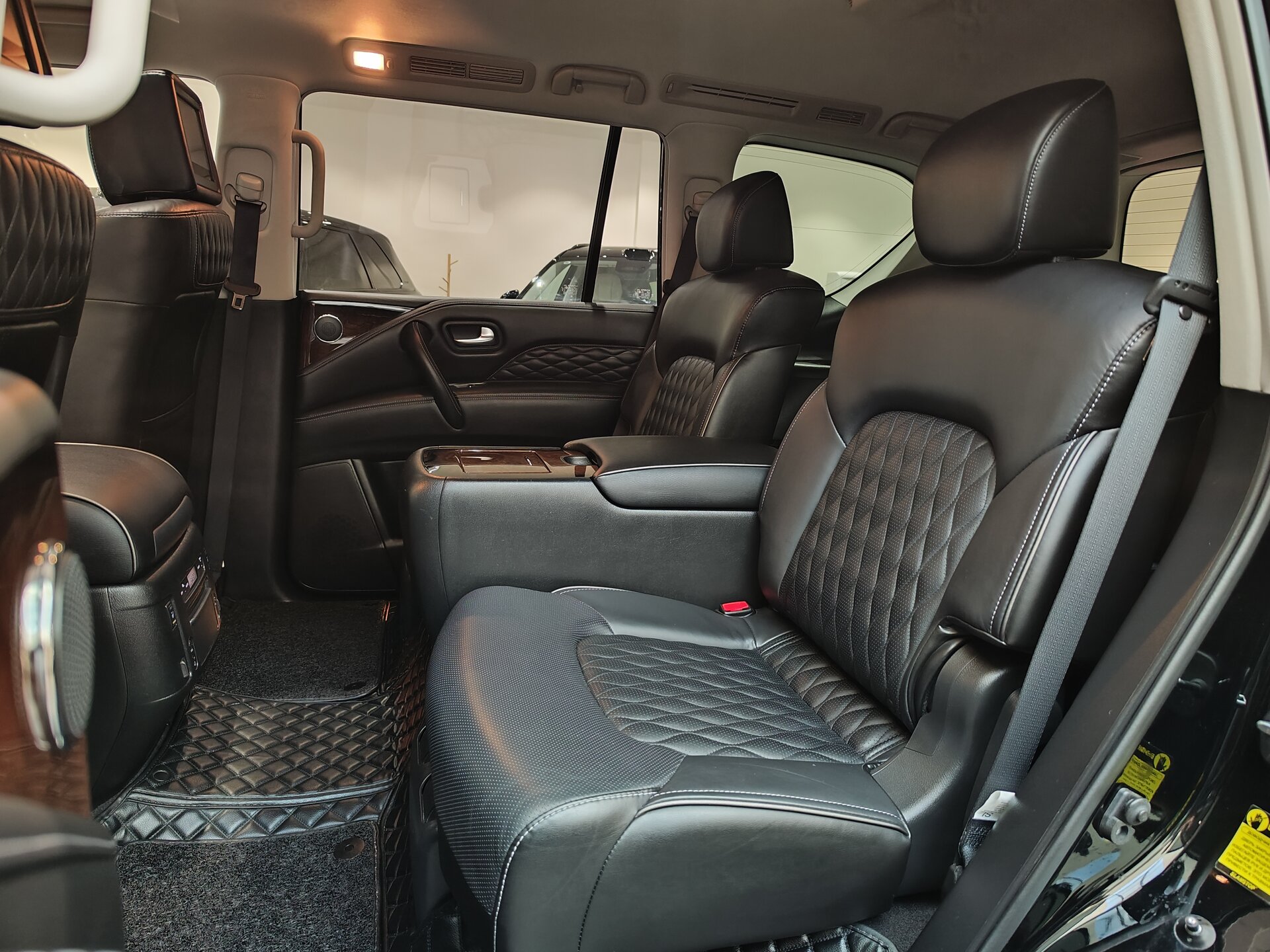Автомобиль Infiniti QX80 5.6 AT (405 л.с.) 4WD - 9