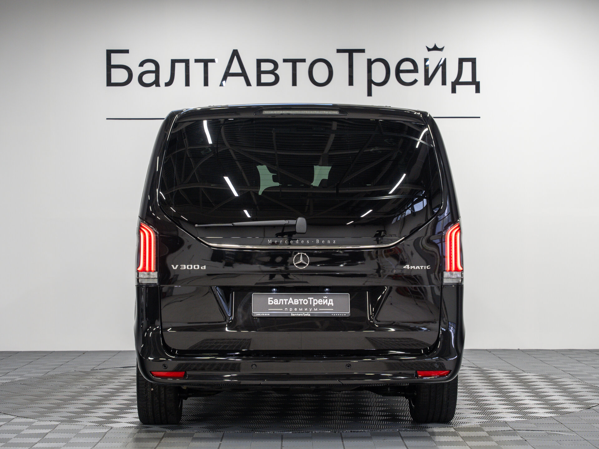 Автомобиль Mercedes-Benz V-Класс 300 d экстра длинный 2.0d AT (237 л.с.) 4WD - 8