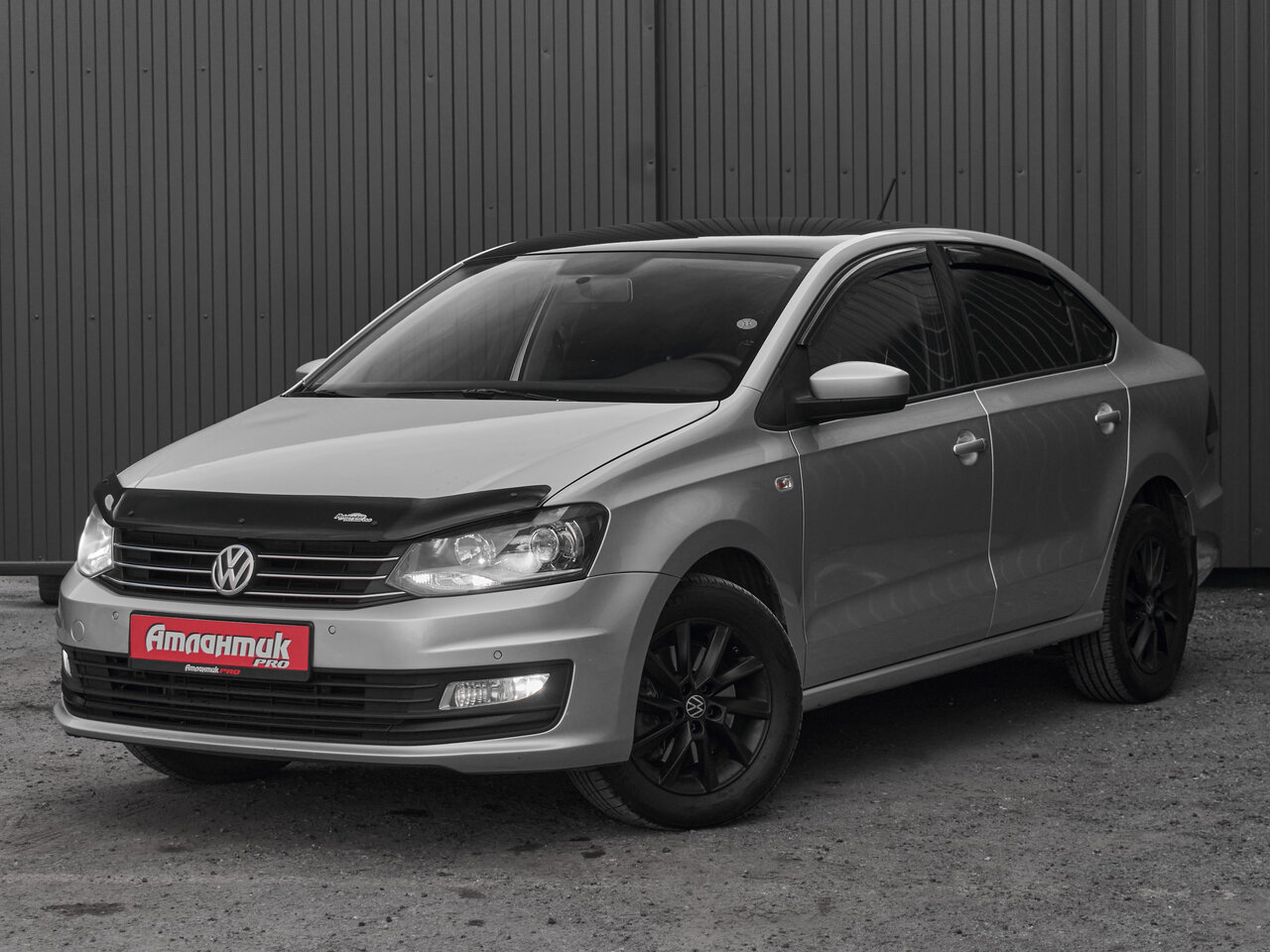 Купить Volkswagen Polo 1.6 AT (110 л.с.), 2016 в Екатеренбурге