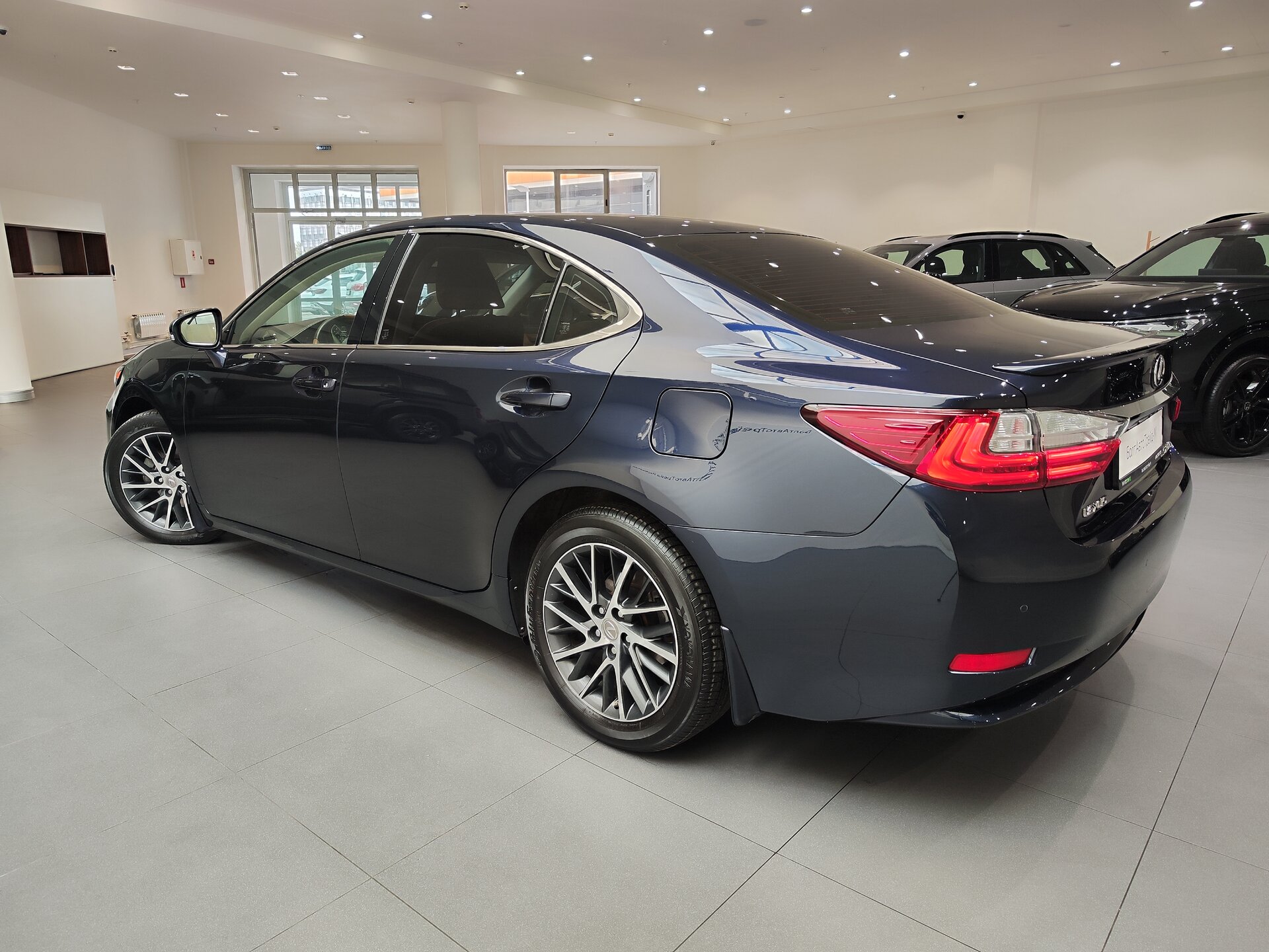Автомобиль Lexus ES 200 2.0 AT (150 л.с.) - 5