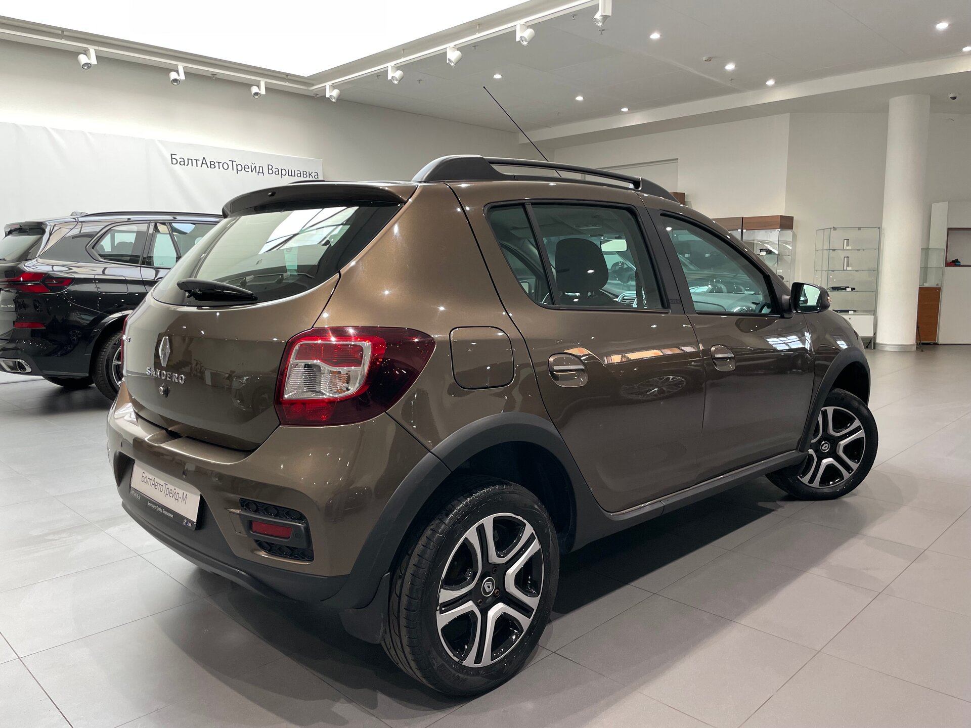 Автомобиль Renault Sandero Stepway 1.6 CVT (113 л.с.) - 6