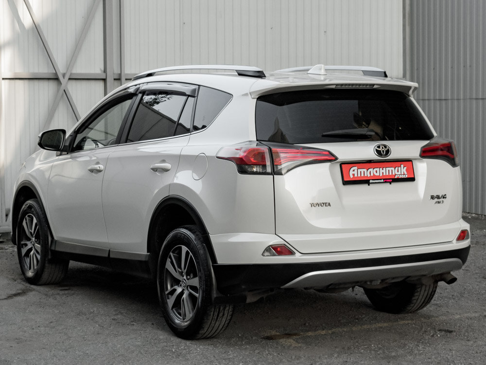 Купить Toyota RAV4 2.0 CVT (146 л.с.) 4WD, 2016 в Екатеренбурге