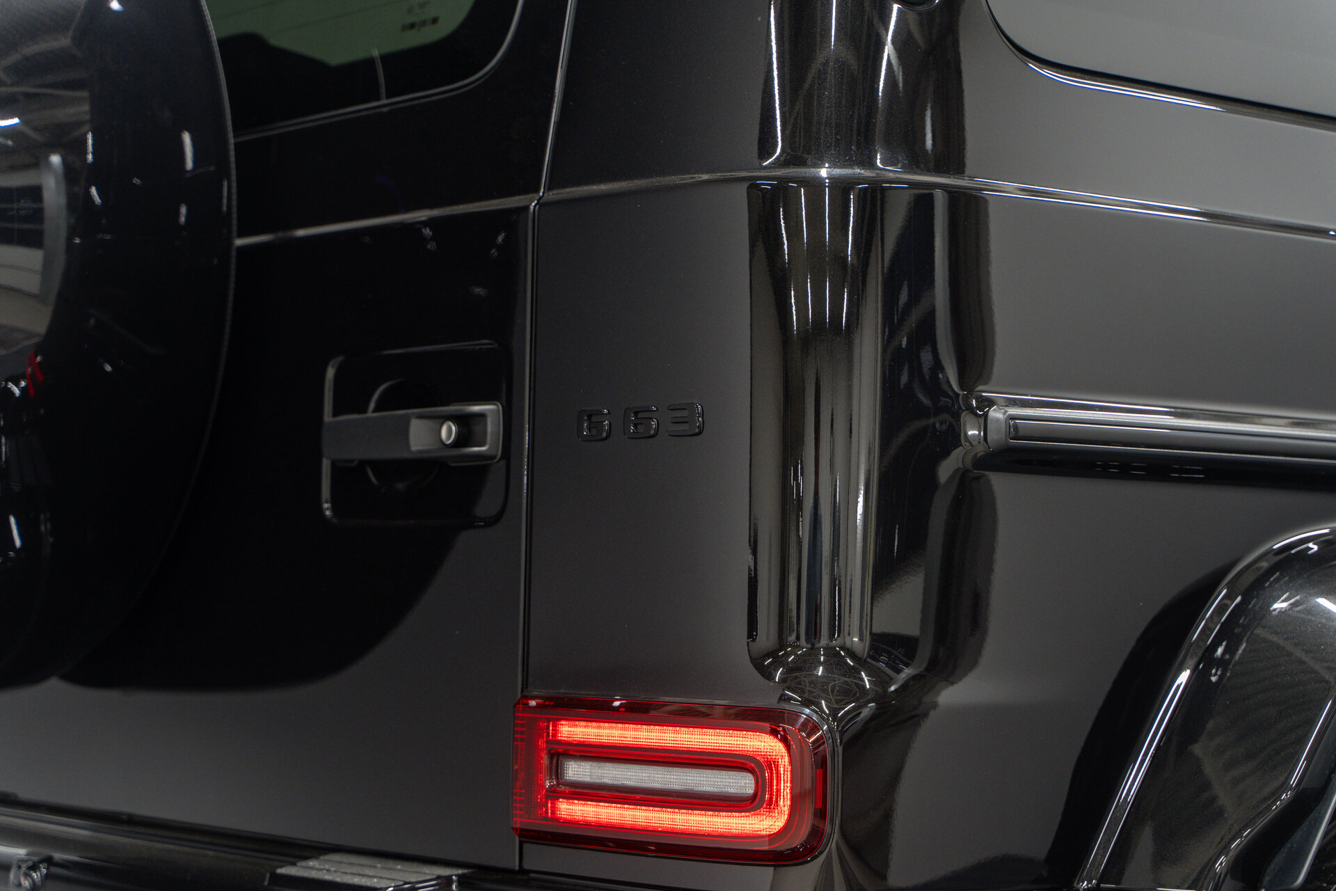 Автомобиль Mercedes-Benz G-Класс AMG 63 AMG 4.0 AT (585 л.с.) 4WD - 10