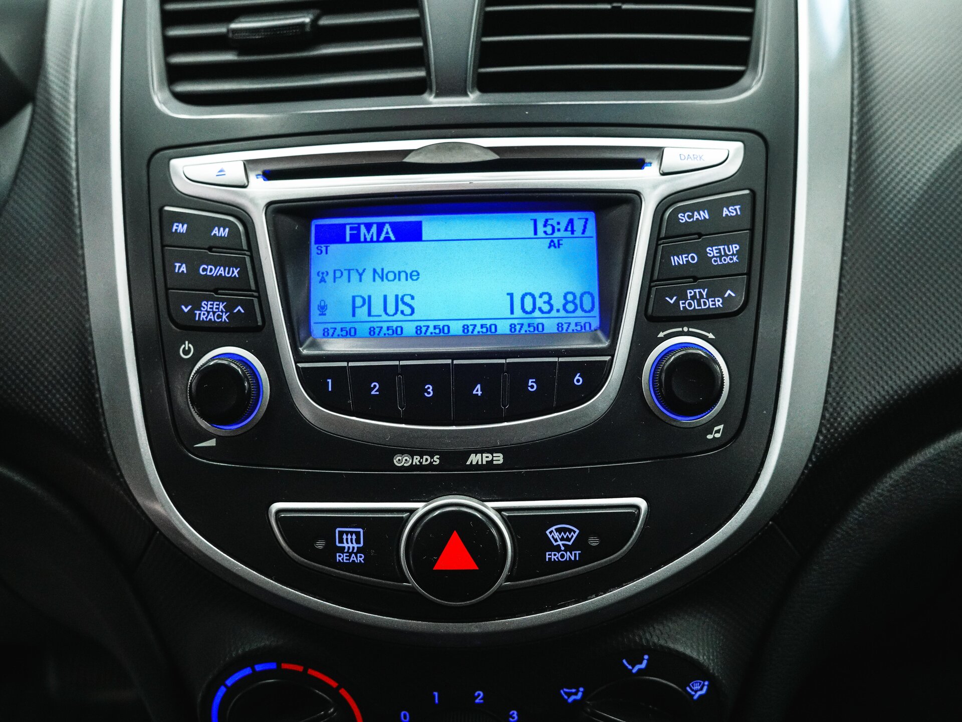 Hyundai Solaris 2012 21