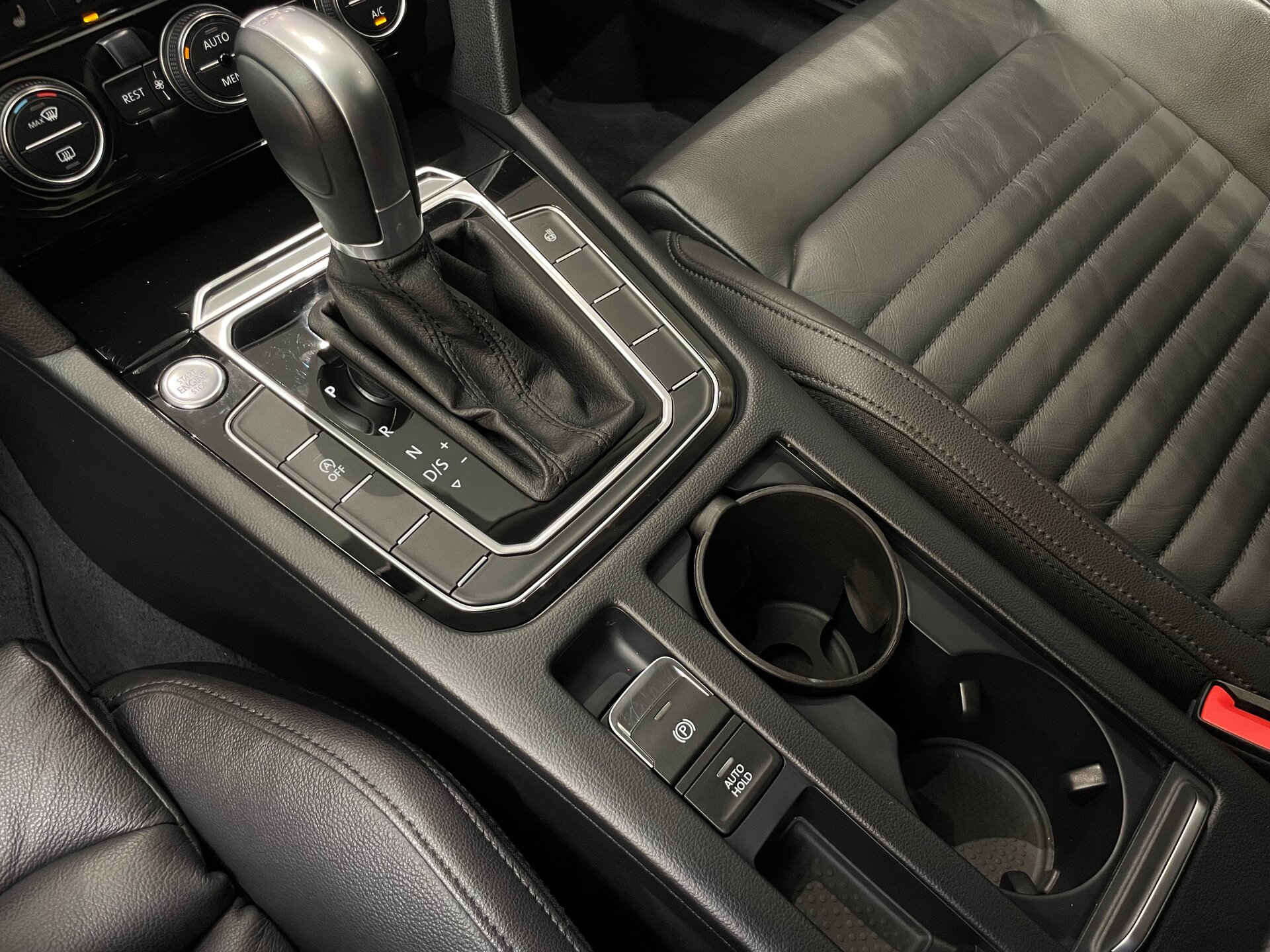 Автомобиль Volkswagen Passat 1.8 AMT (180 л.с.) - 17