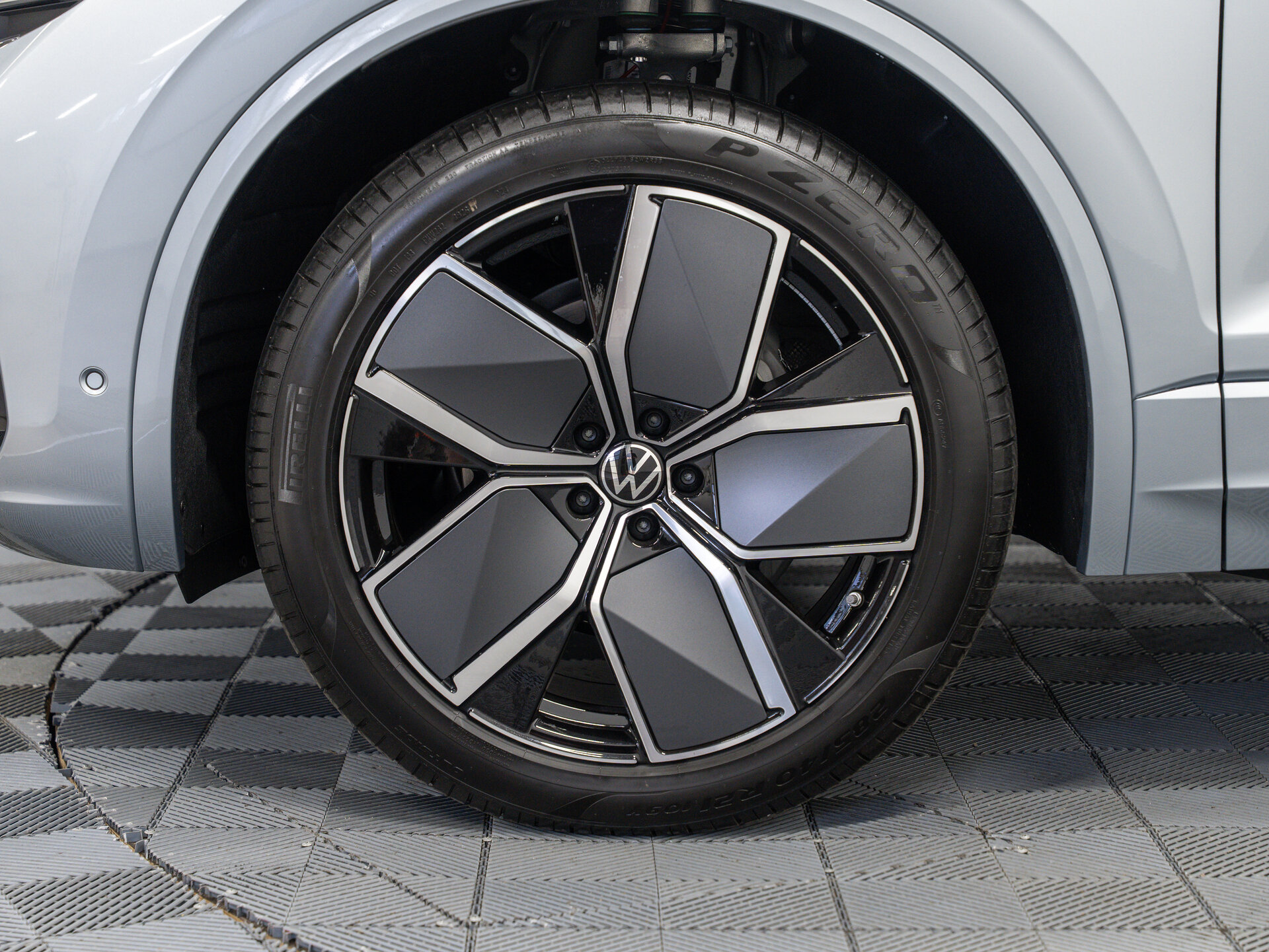 Автомобиль Volkswagen Touareg 3.0d AT (286 л.с.) 4WD - 3