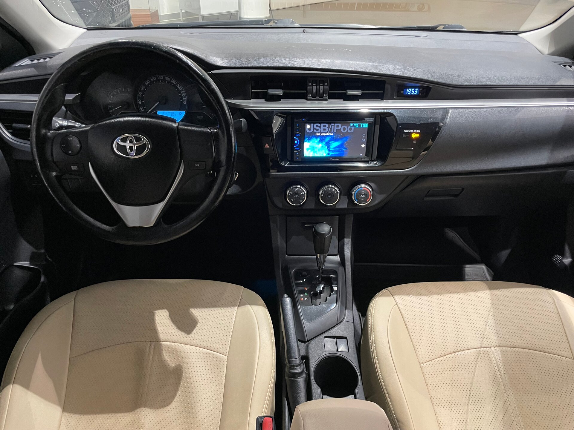 Автомобиль Toyota Corolla 1.6 CVT (122 л.с.) - 13