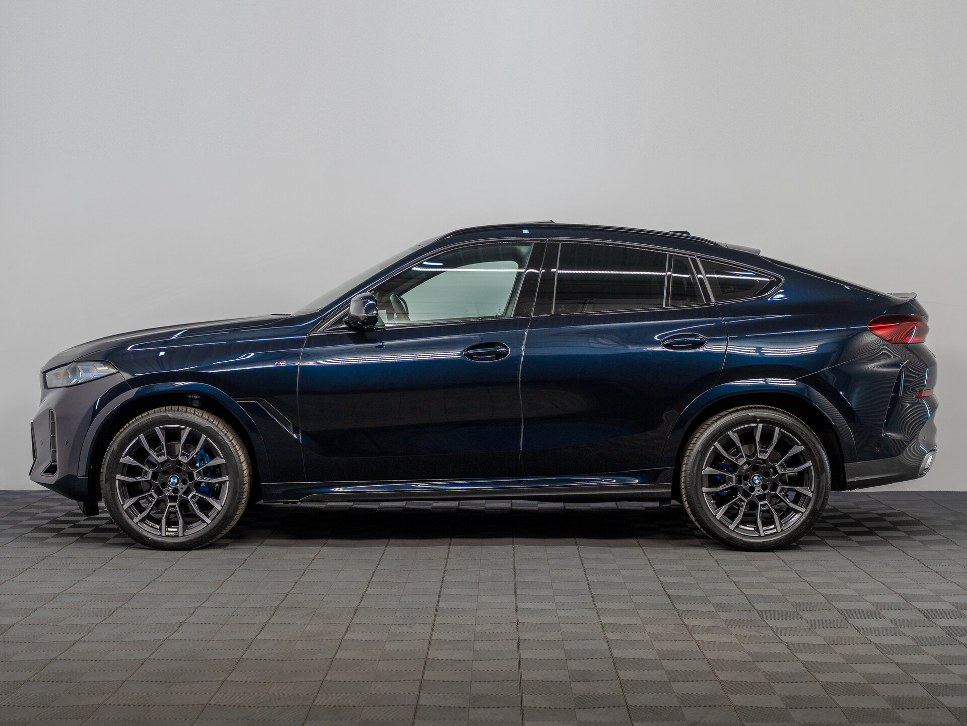 Автомобиль BMW X6 40i 3.0 AT (381 л.с.) 4WD - 8