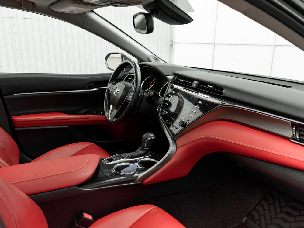Купить Toyota Camry US Market 3.5 AT (301 л.с.), 2018 в Екатеренбурге