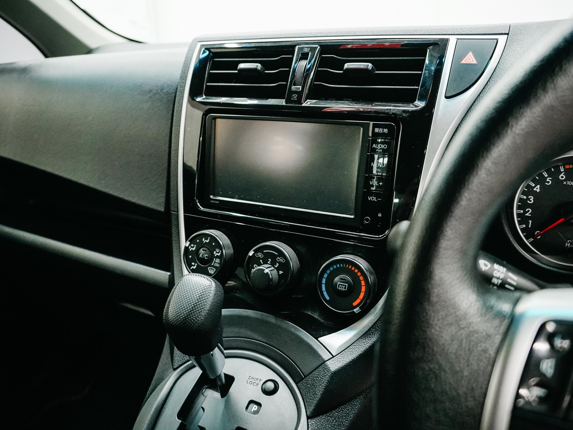 Toyota Ractis 2015 21