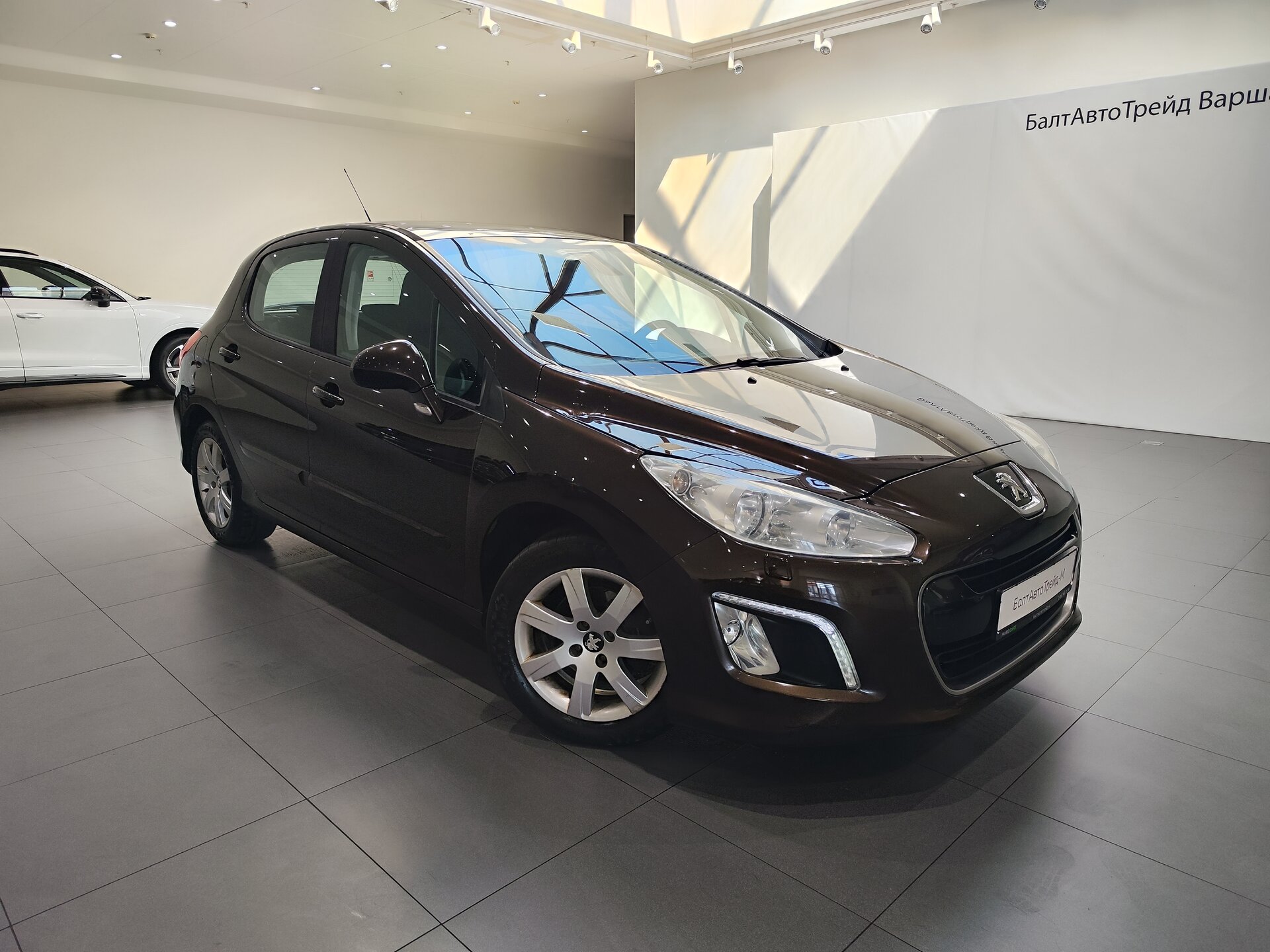 Автомобиль Peugeot 308 1.6 AT (120 л.с.) - 3