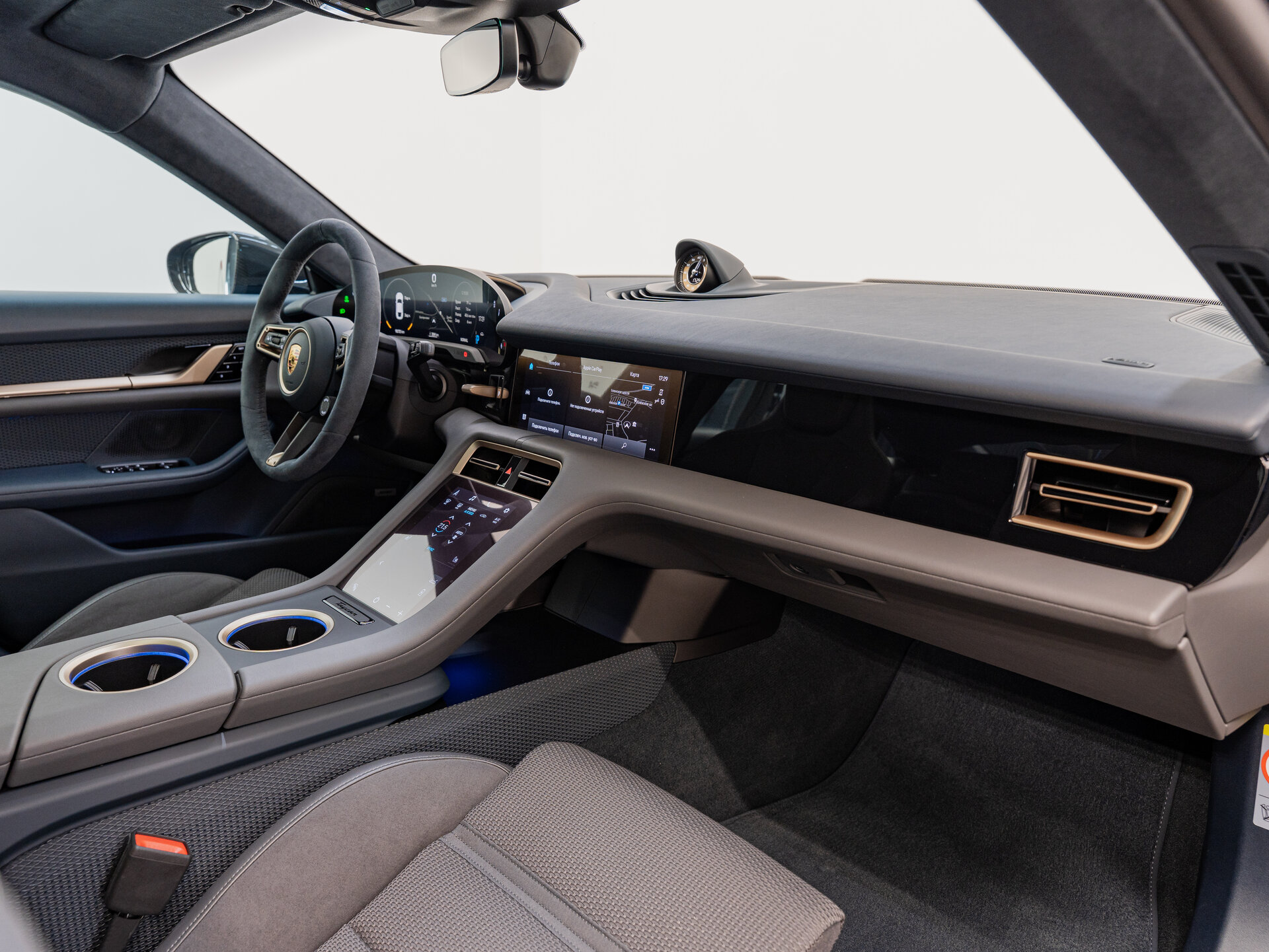 Автомобиль Porsche Taycan Turbo Electro AT (500 кВт) 4WD - 11
