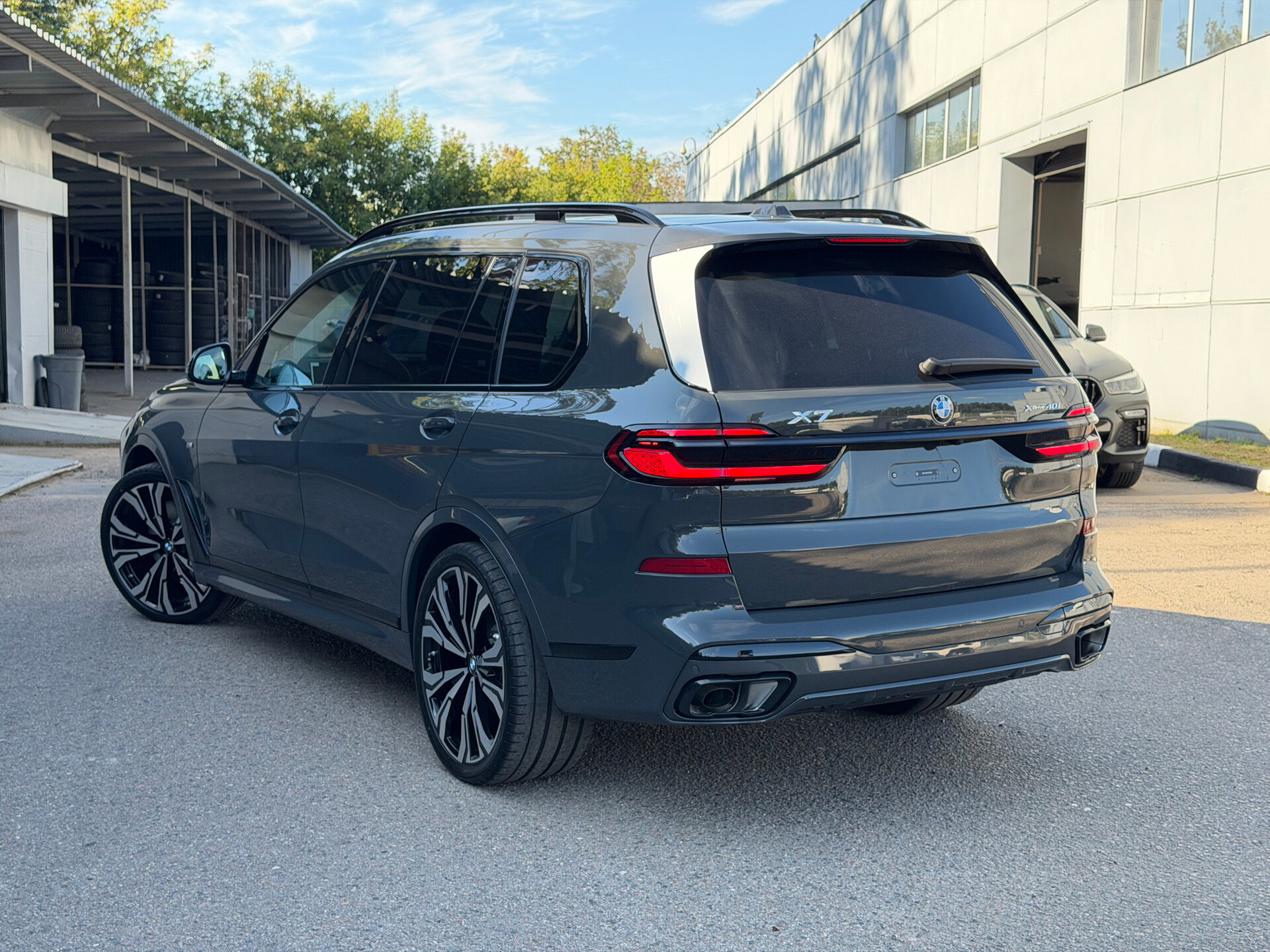 Автомобиль BMW X7 40i 3.0 AT (381 л.с.) 4WD - 4